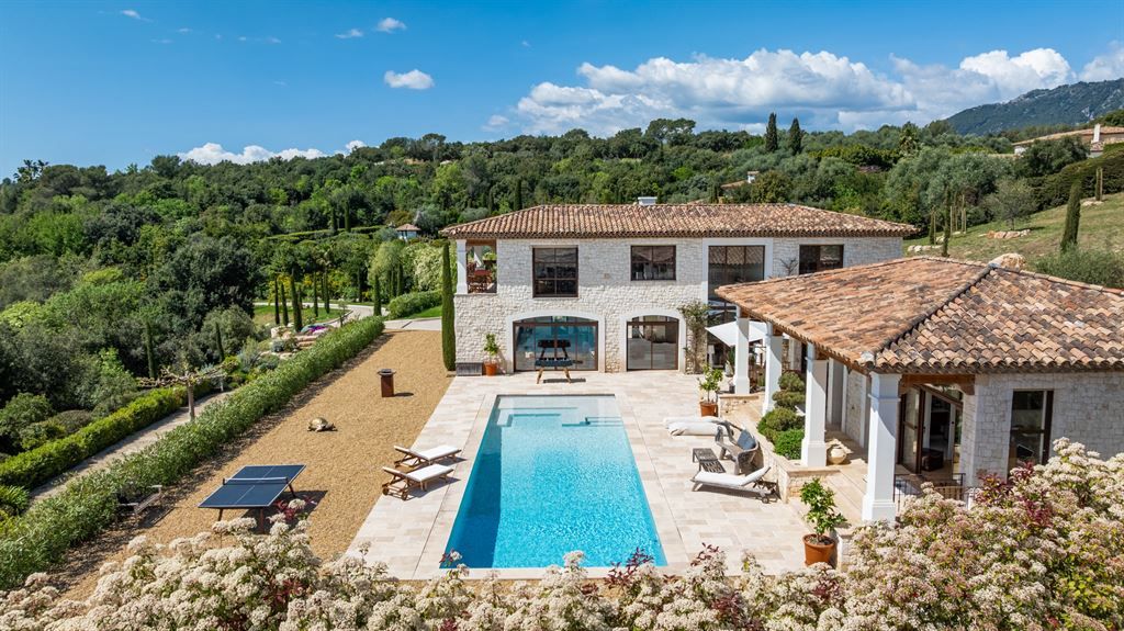 luxury villa 7 Rooms for sale on ROQUEFORT LES PINS (06330)