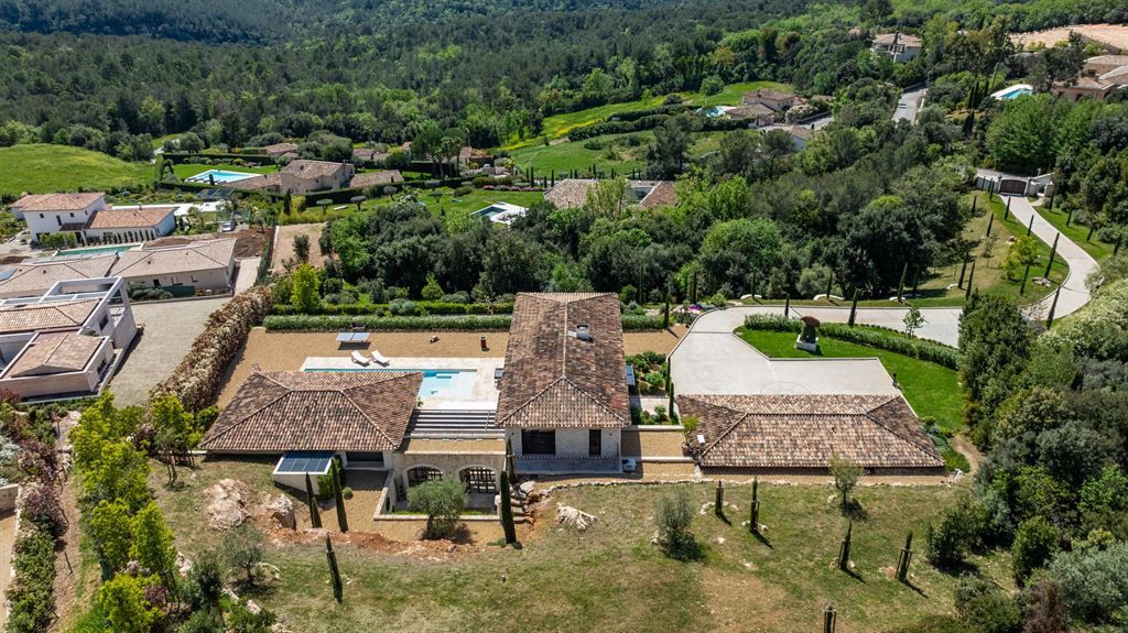 luxury villa 7 Rooms for sale on ROQUEFORT LES PINS (06330)
