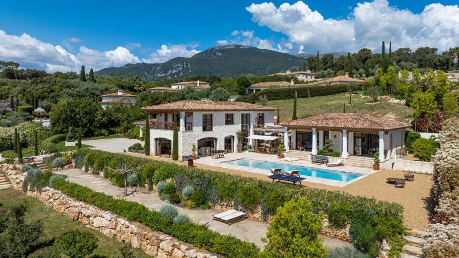 luxury villa 7 Rooms for sale on ROQUEFORT LES PINS (06330)
