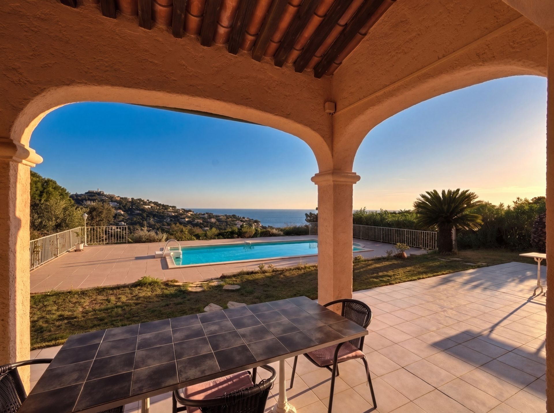 villa de luxe 5 Pièces en vente sur LES ISSAMBRES (83380)