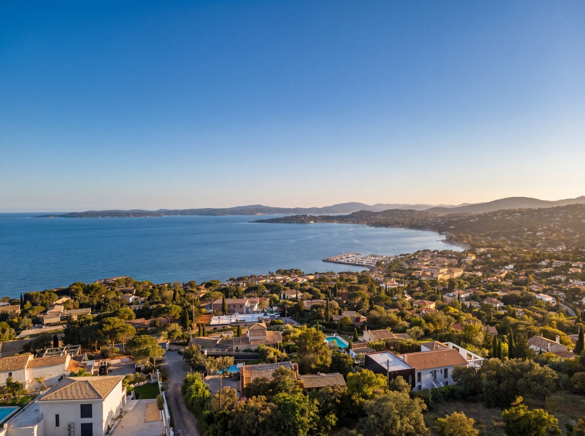 villa de luxe 5 Pièces en vente sur LES ISSAMBRES (83380)