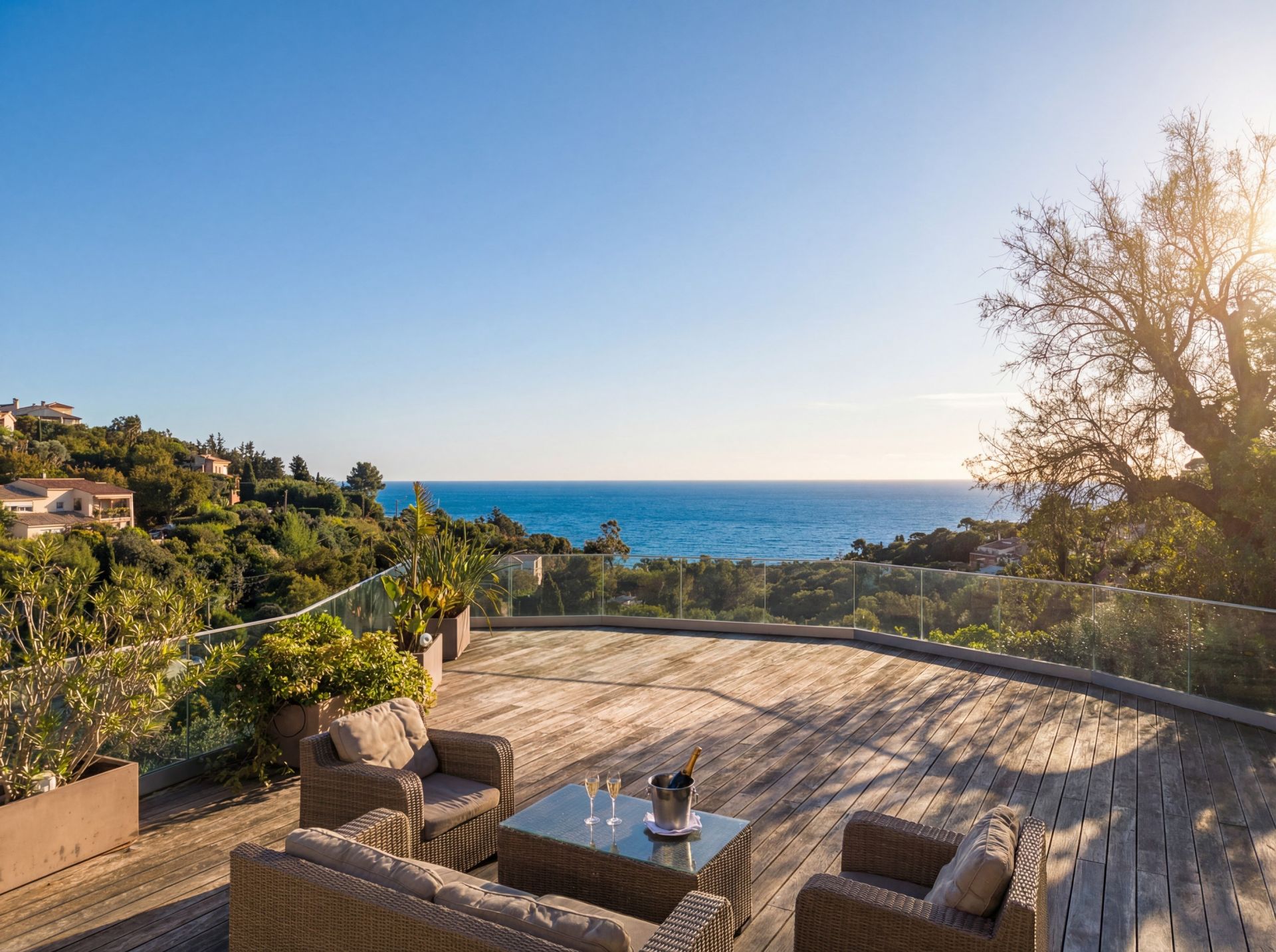 luxury villa 8 Rooms for sale on LES ISSAMBRES (83380)