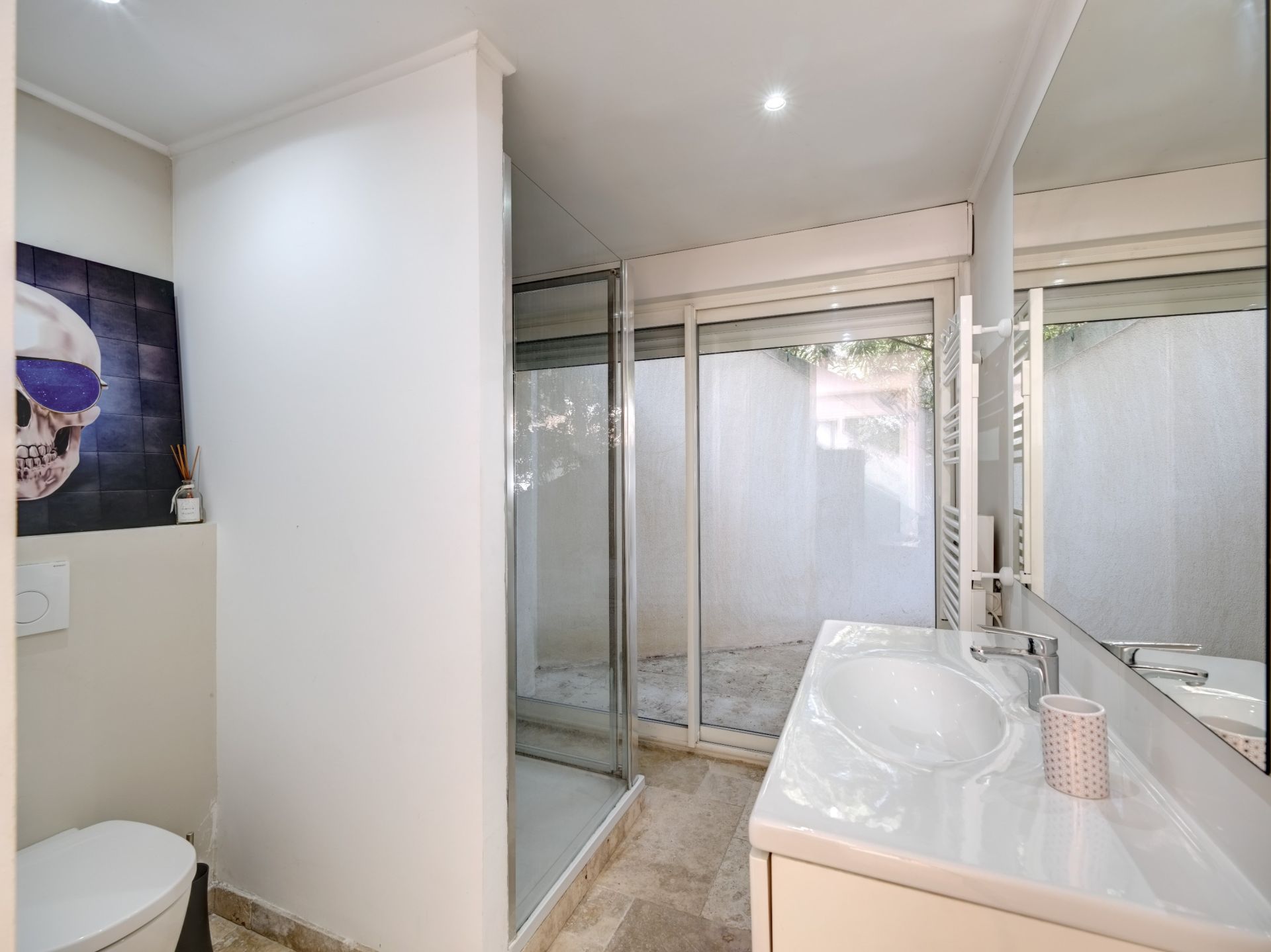 luxury villa 8 Rooms for sale on LES ISSAMBRES (83380)