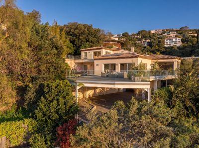 Sale Luxury villa Les Issambres 8&nbsp;Rooms 216&nbsp;m²