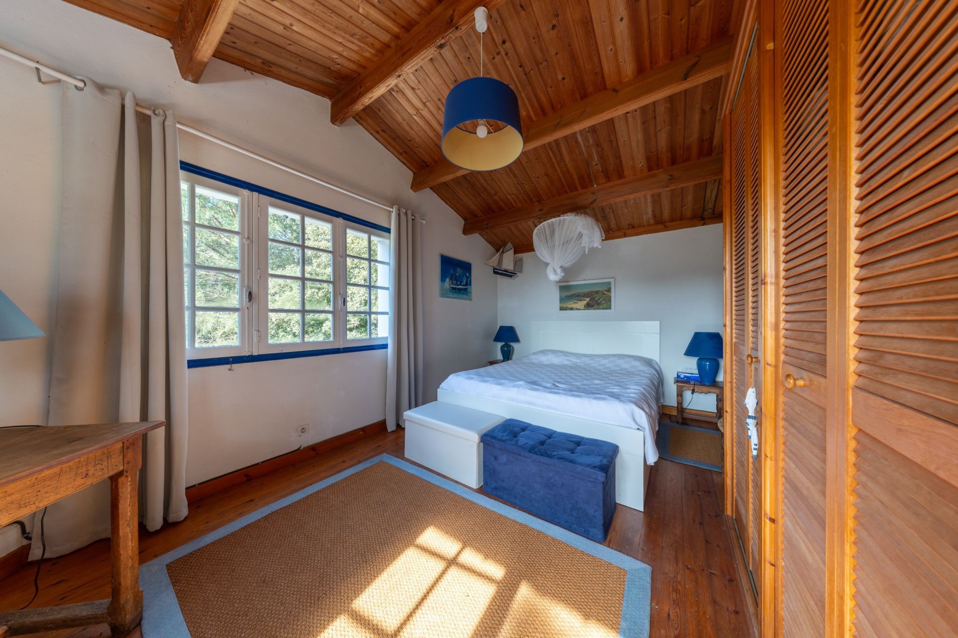 luxury house 6 Rooms for sale on L ILE D YEU (85350)