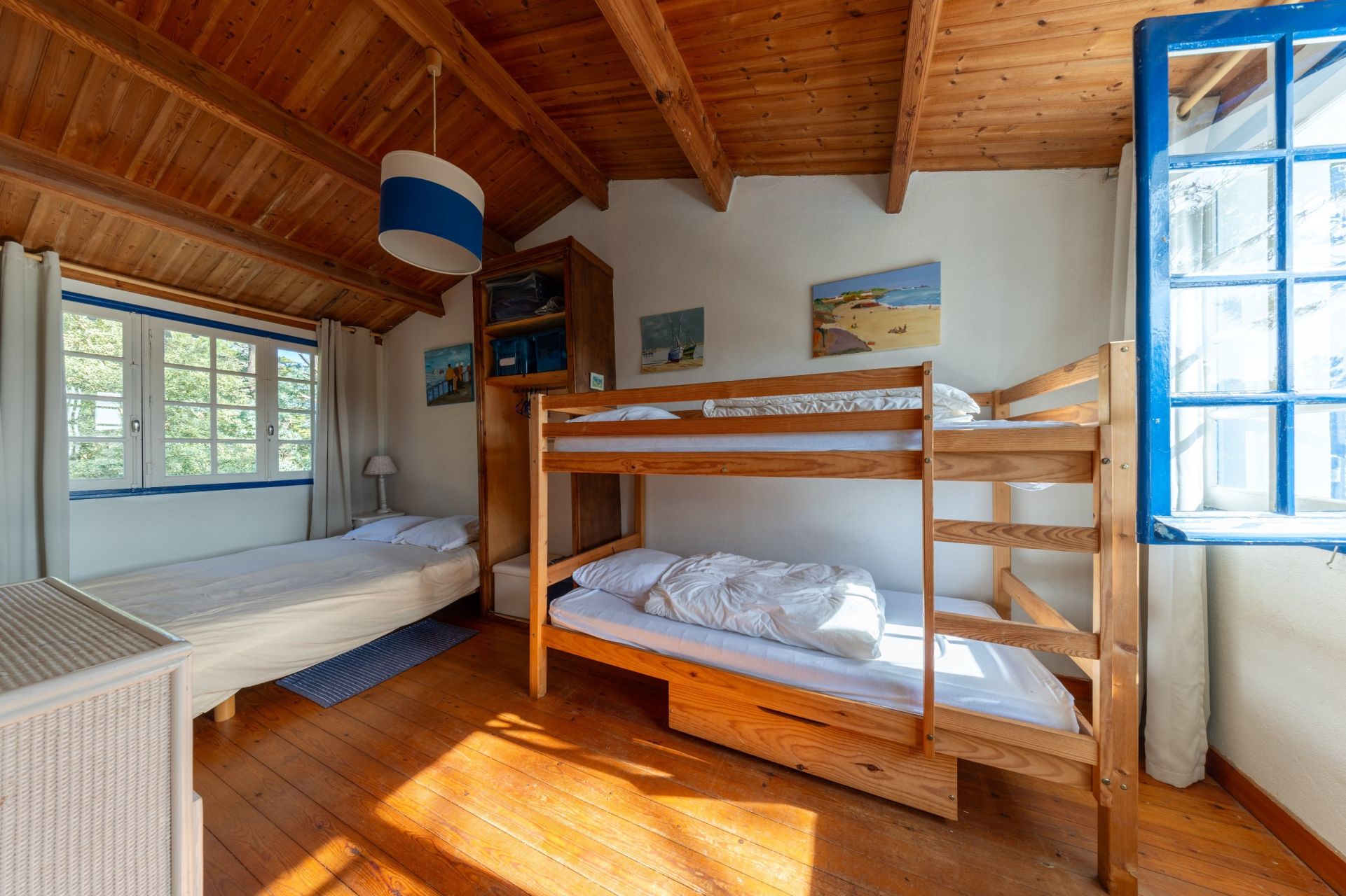 luxury house 6 Rooms for sale on L ILE D YEU (85350)