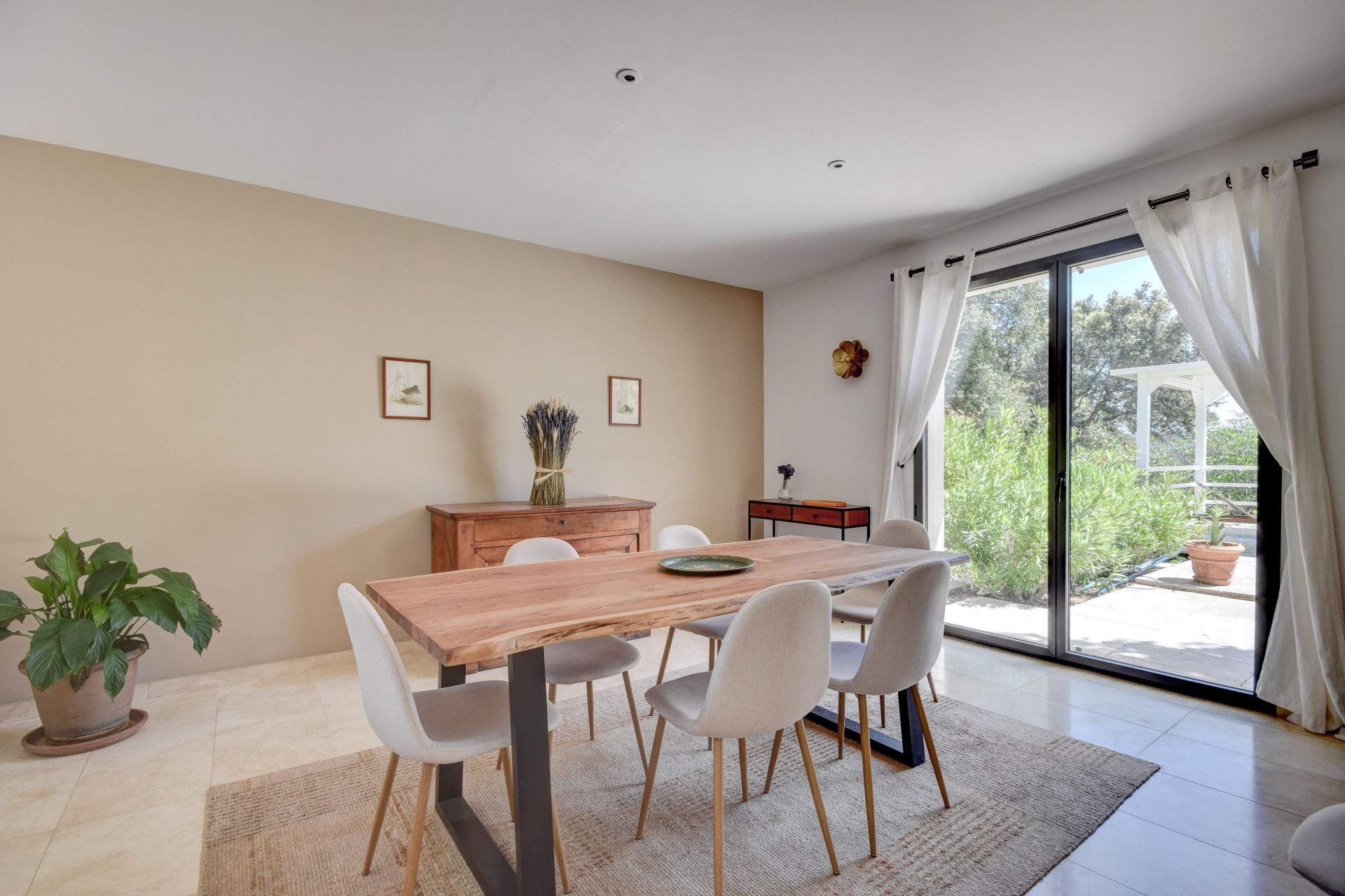 luxury house 8 Rooms for sale on AIX EN PROVENCE (13100)