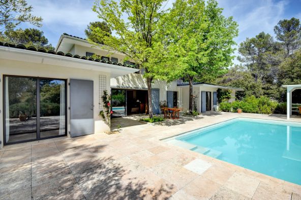 Sale Luxury house Aix-en-Provence 8&nbsp;Rooms 210&nbsp;m²