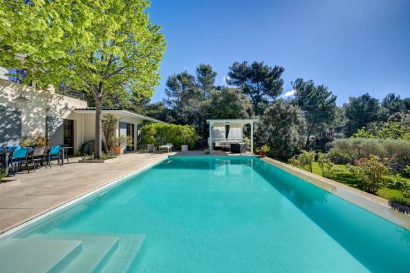 Sale Luxury house Aix-en-Provence 8&nbsp;Rooms 210&nbsp;m²