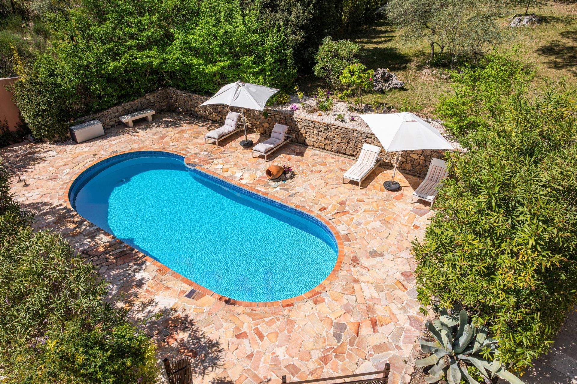 luxury house 8 Rooms for sale on LA ROQUEBRUSSANNE (83136)