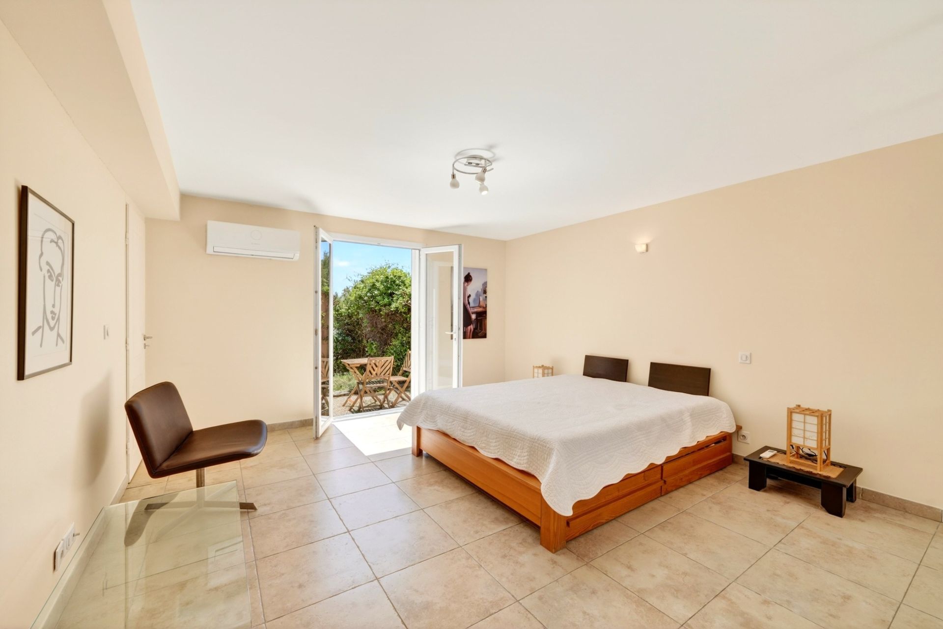 luxury house 8 Rooms for sale on LA ROQUEBRUSSANNE (83136)