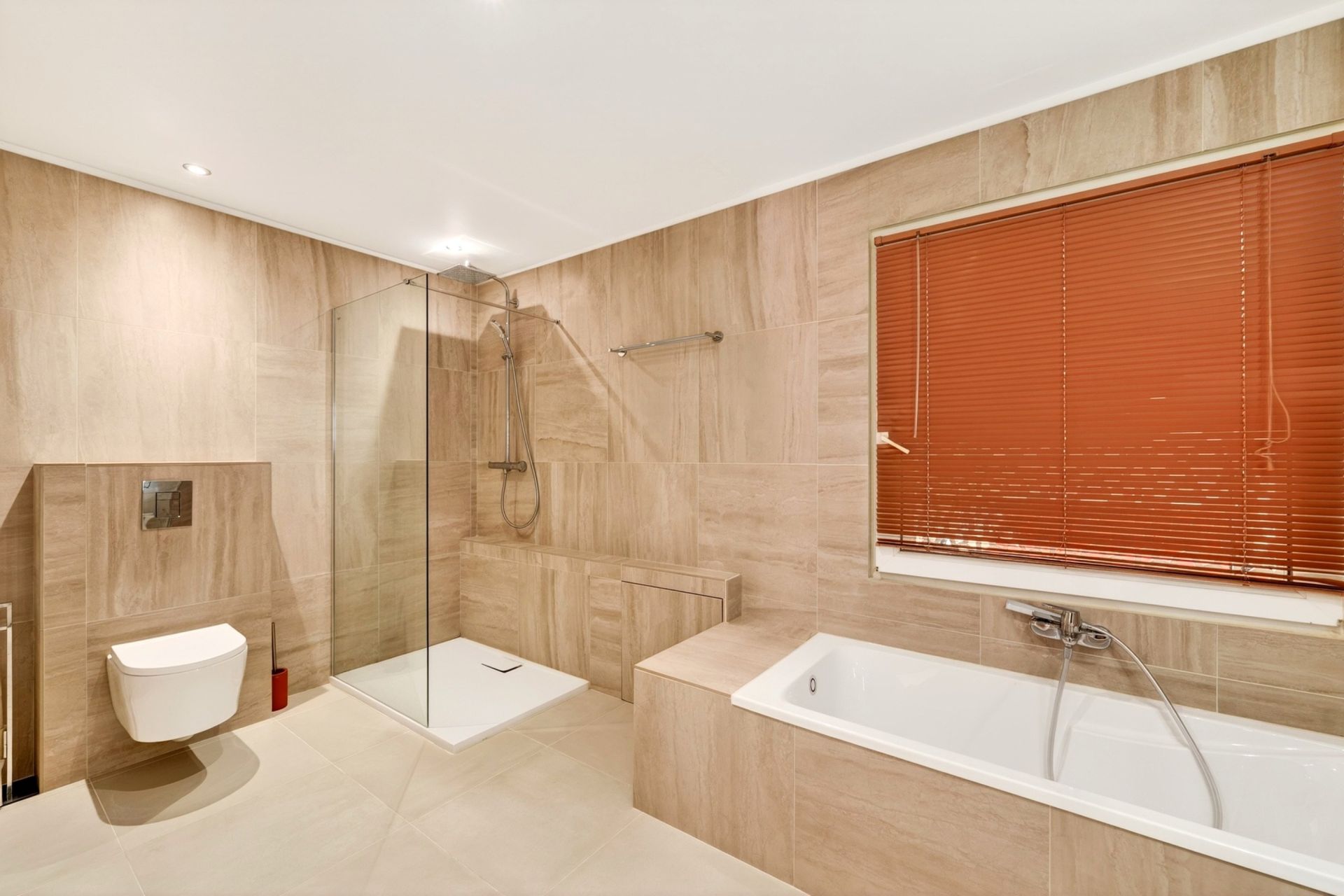 luxury house 8 Rooms for sale on LA ROQUEBRUSSANNE (83136)