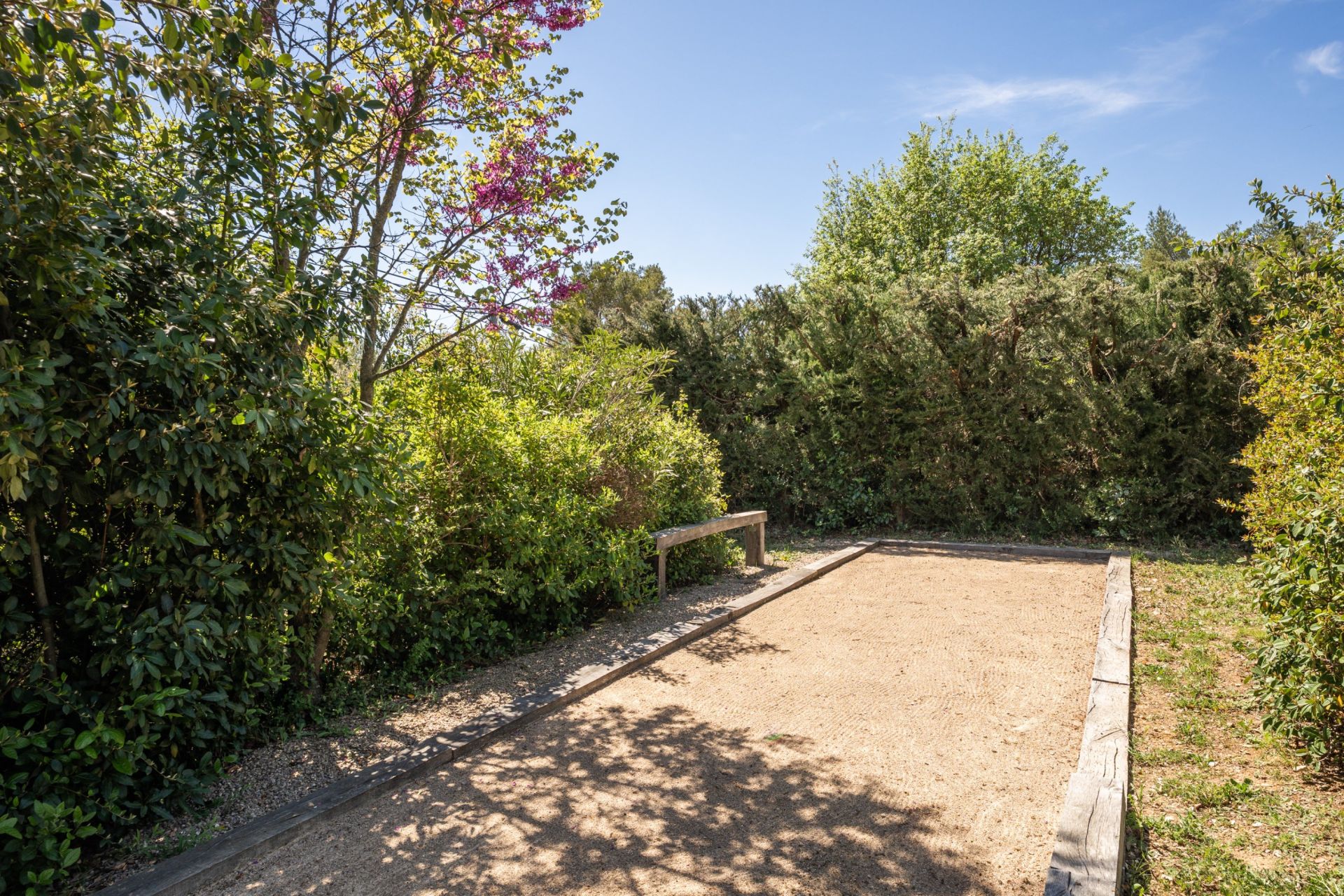 luxury house 8 Rooms for sale on LA ROQUEBRUSSANNE (83136)