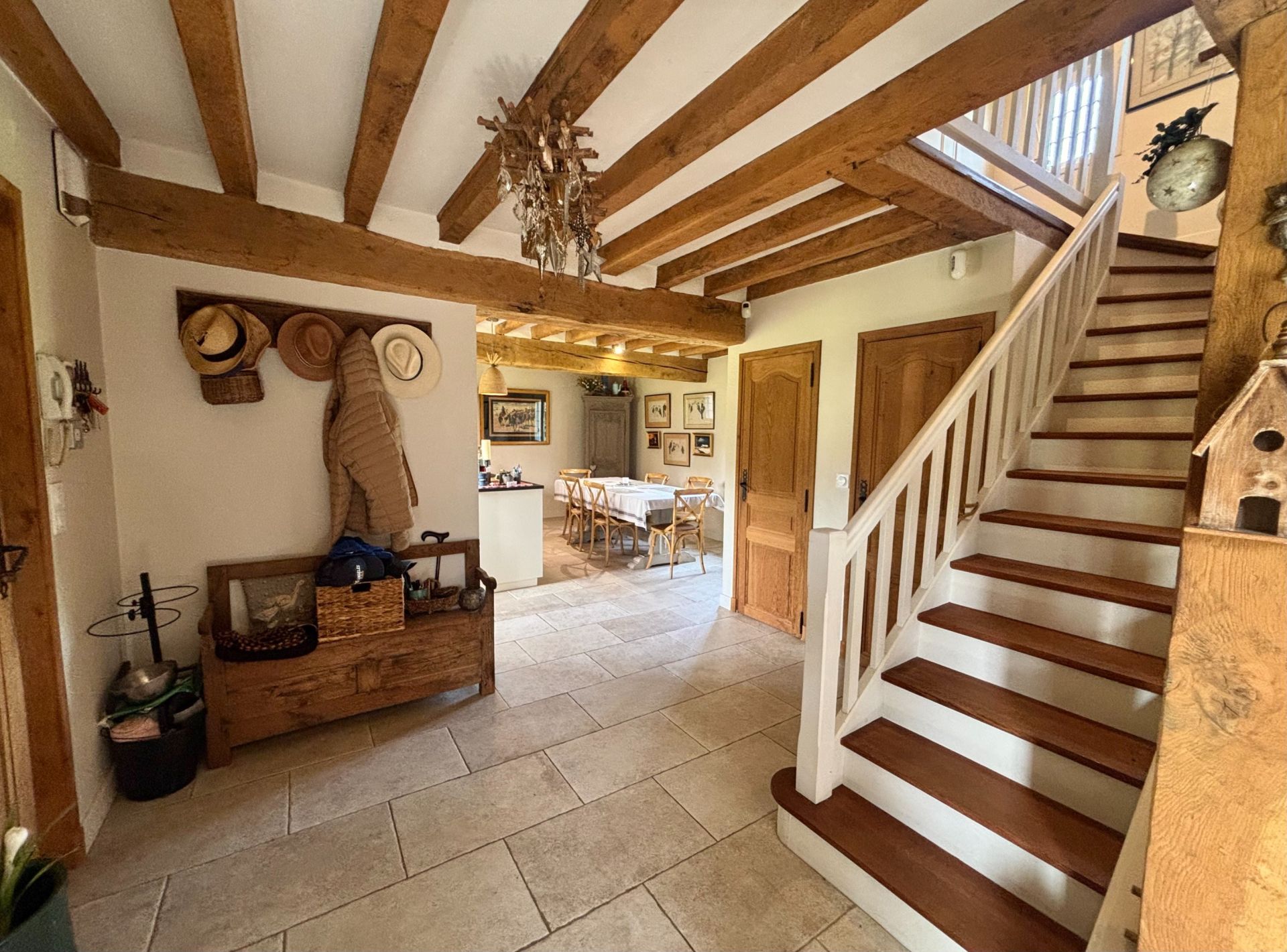 luxury house 8 Rooms for sale on GLANVILLE (14950)