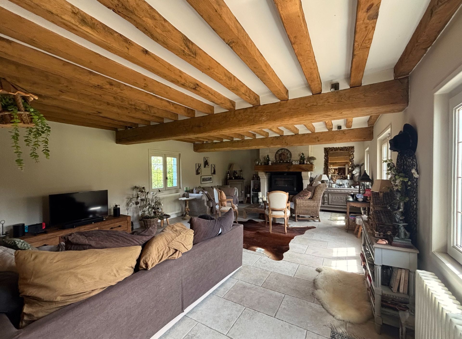 luxury house 8 Rooms for sale on GLANVILLE (14950)