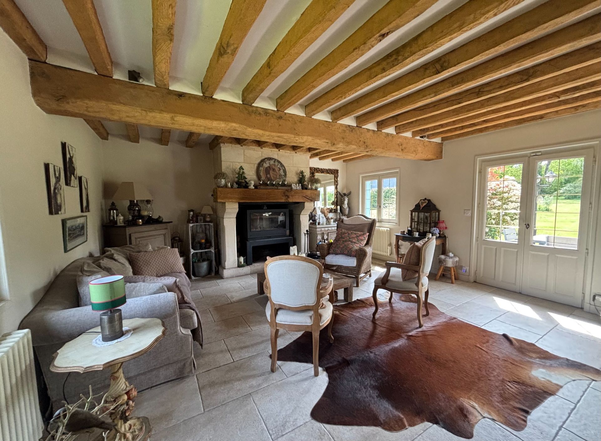 luxury house 8 Rooms for sale on GLANVILLE (14950)