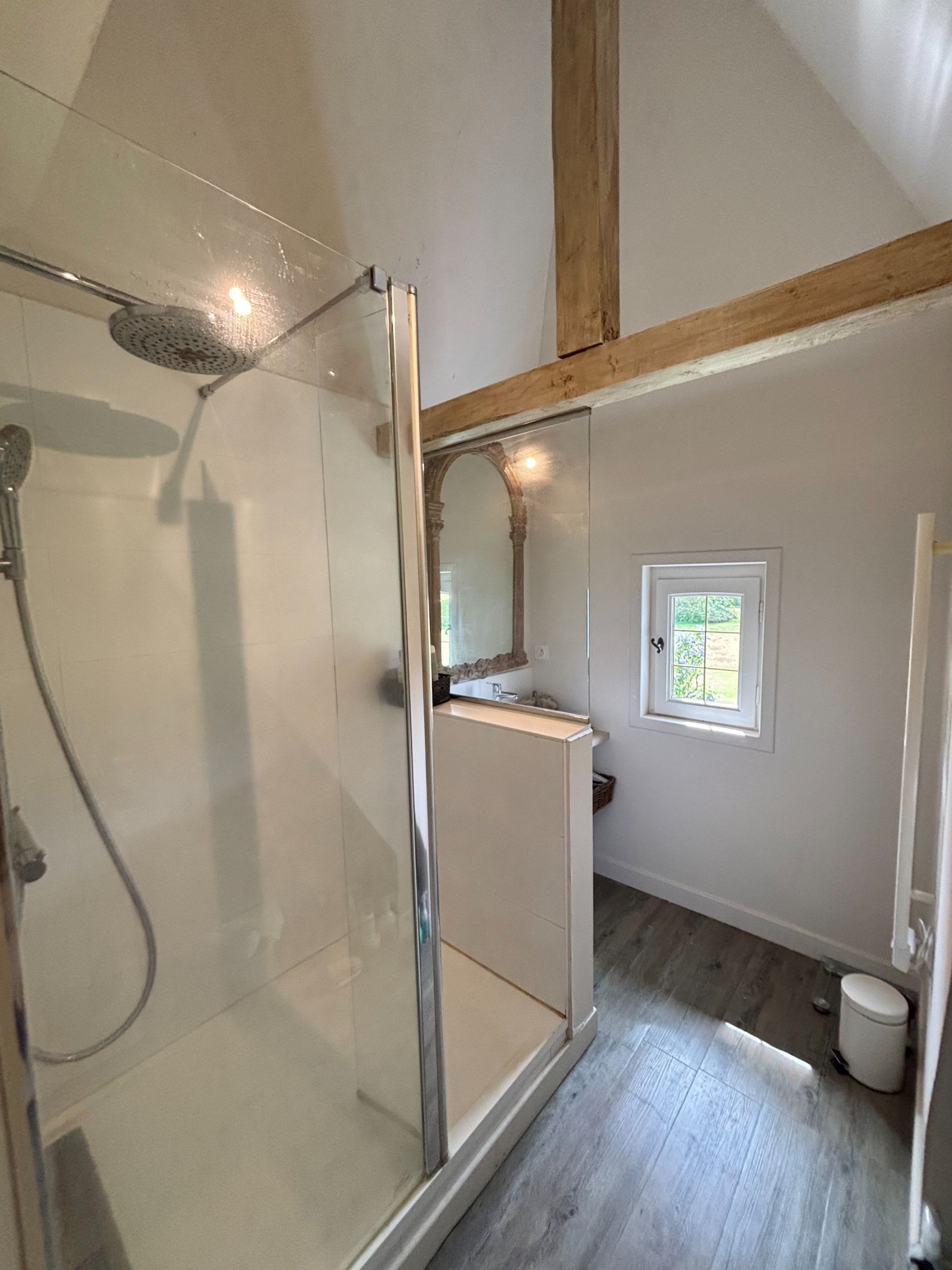 luxury house 8 Rooms for sale on GLANVILLE (14950)