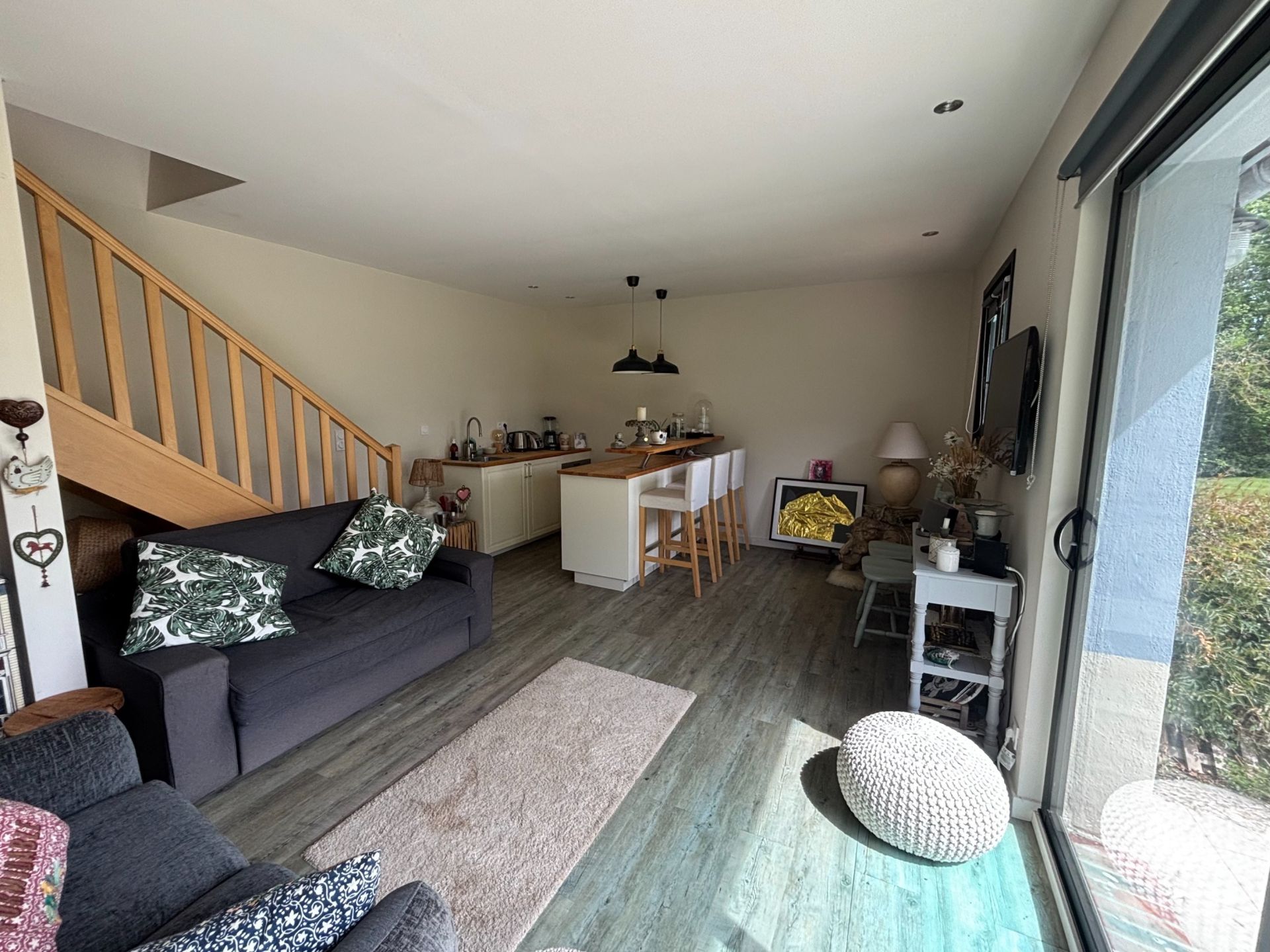 luxury house 8 Rooms for sale on GLANVILLE (14950)