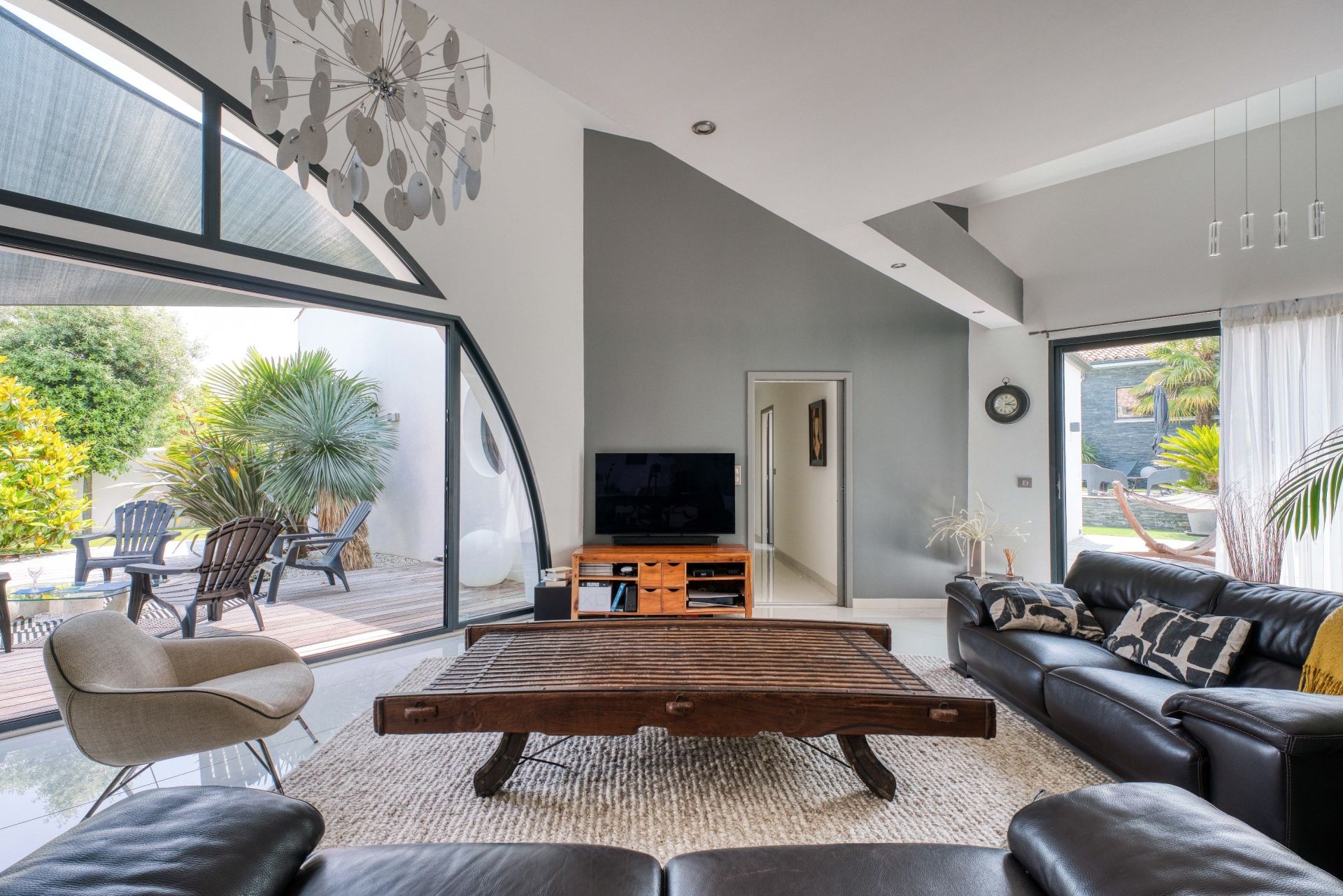 contemporary house 5 Rooms for sale on PORT DES BARQUES (17730)