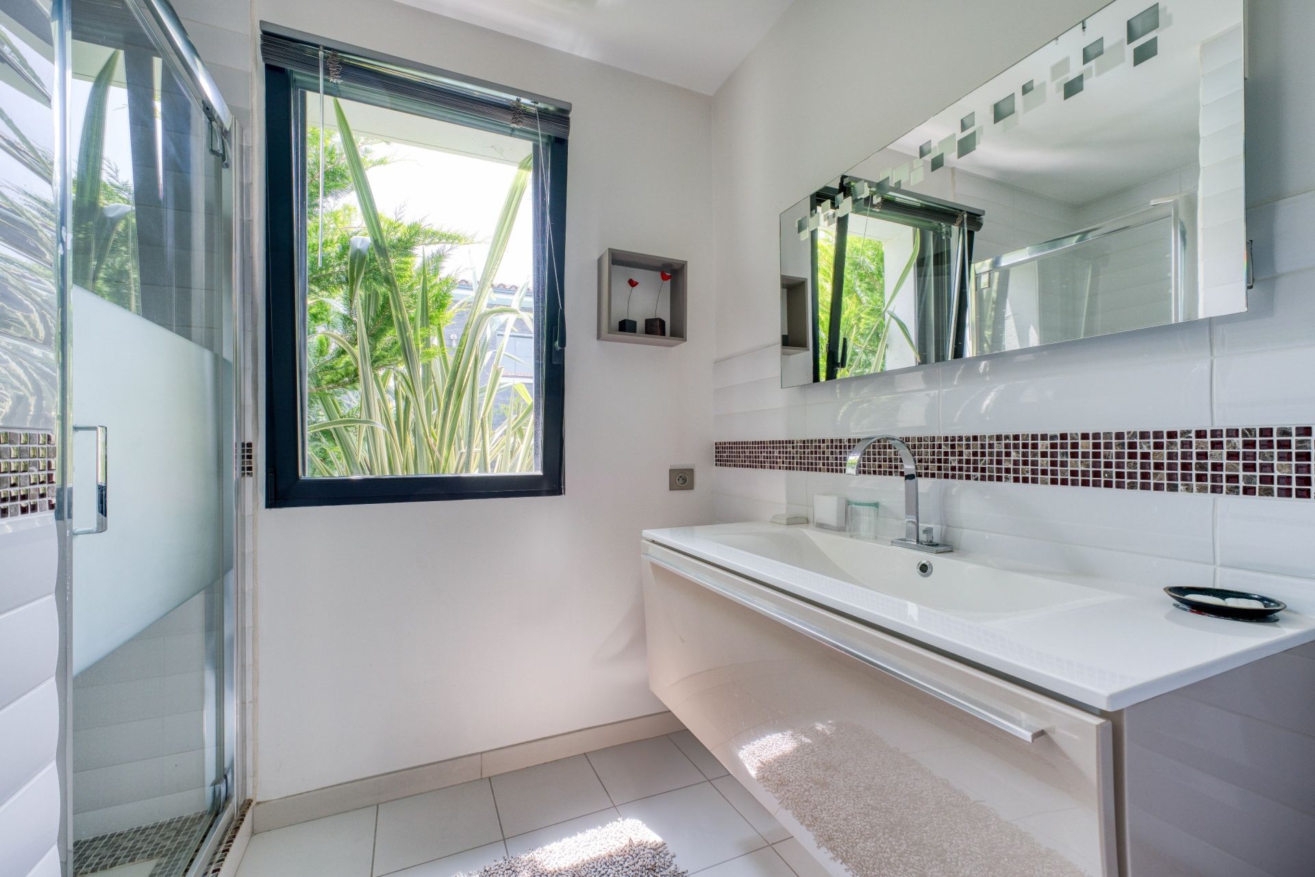 contemporary house 5 Rooms for sale on PORT DES BARQUES (17730)