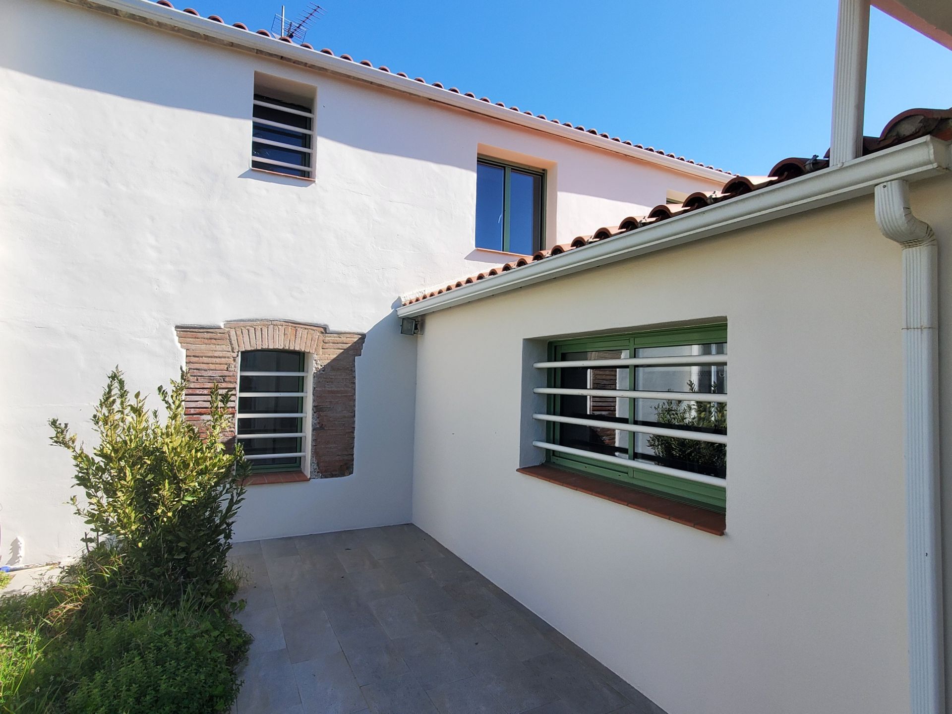 luxury house 6 Rooms for sale on PERPIGNAN (66000)