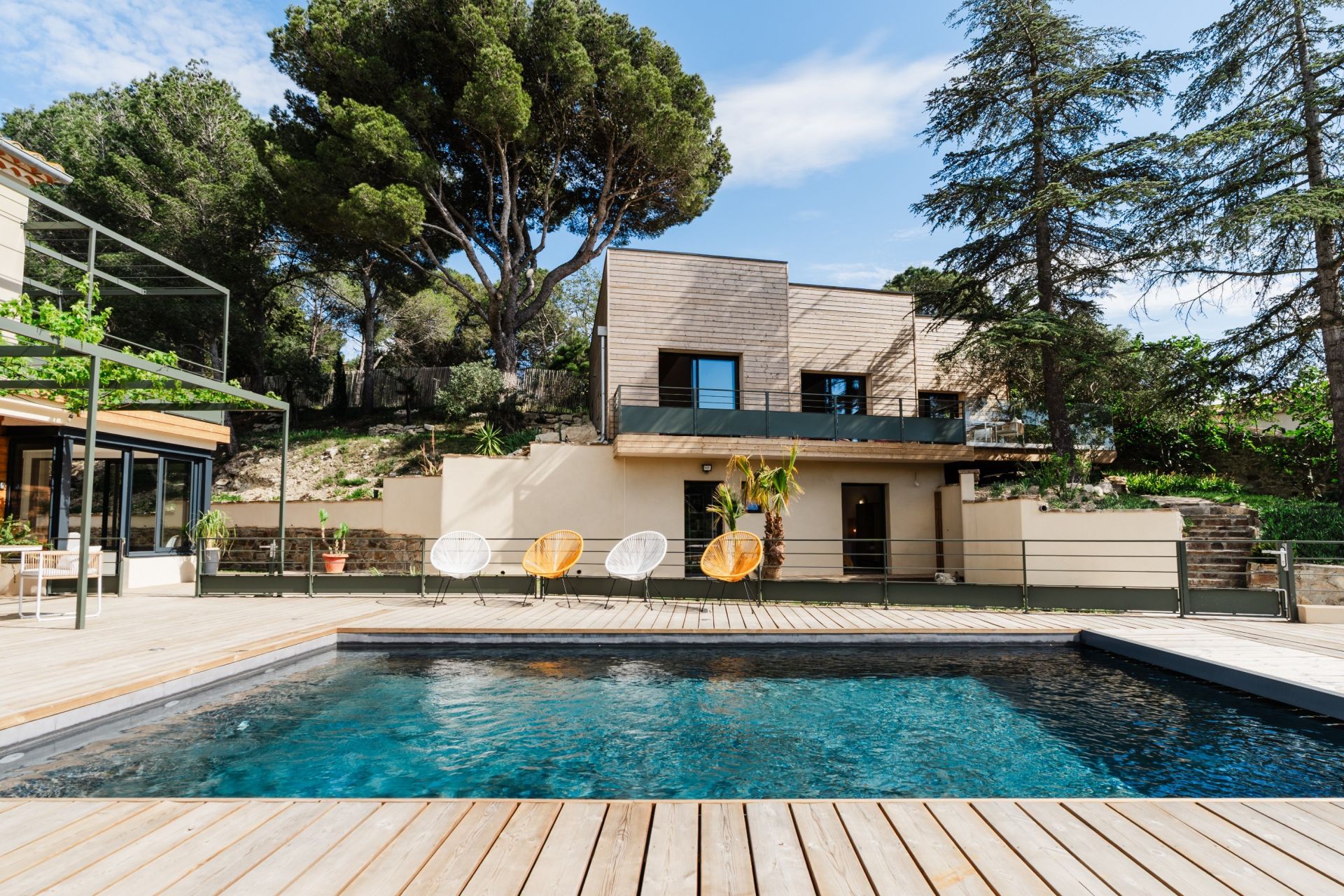 luxury house 10 Rooms for sale on PEYRIAC DE MER (11440)