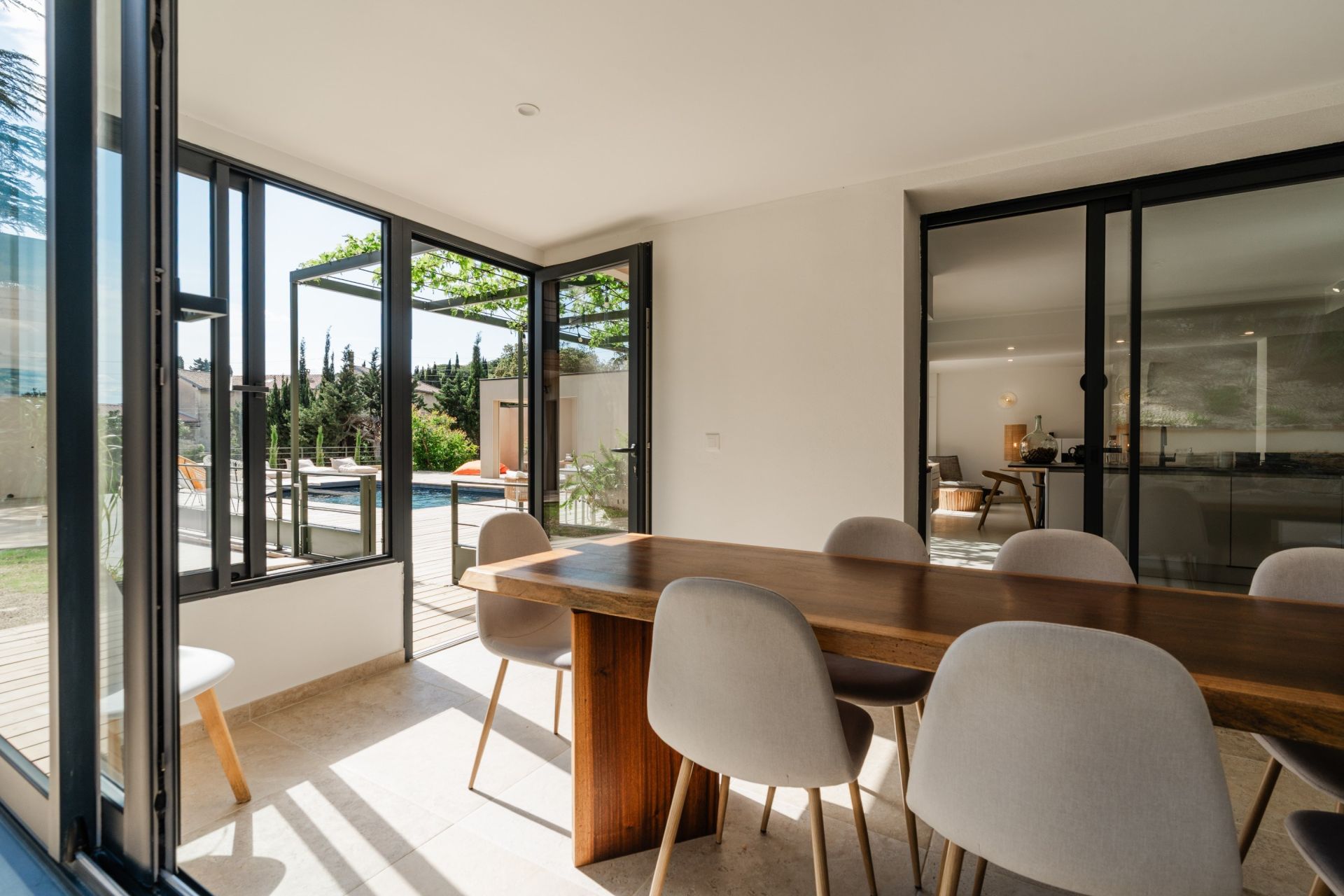 luxury house 10 Rooms for sale on PEYRIAC DE MER (11440)