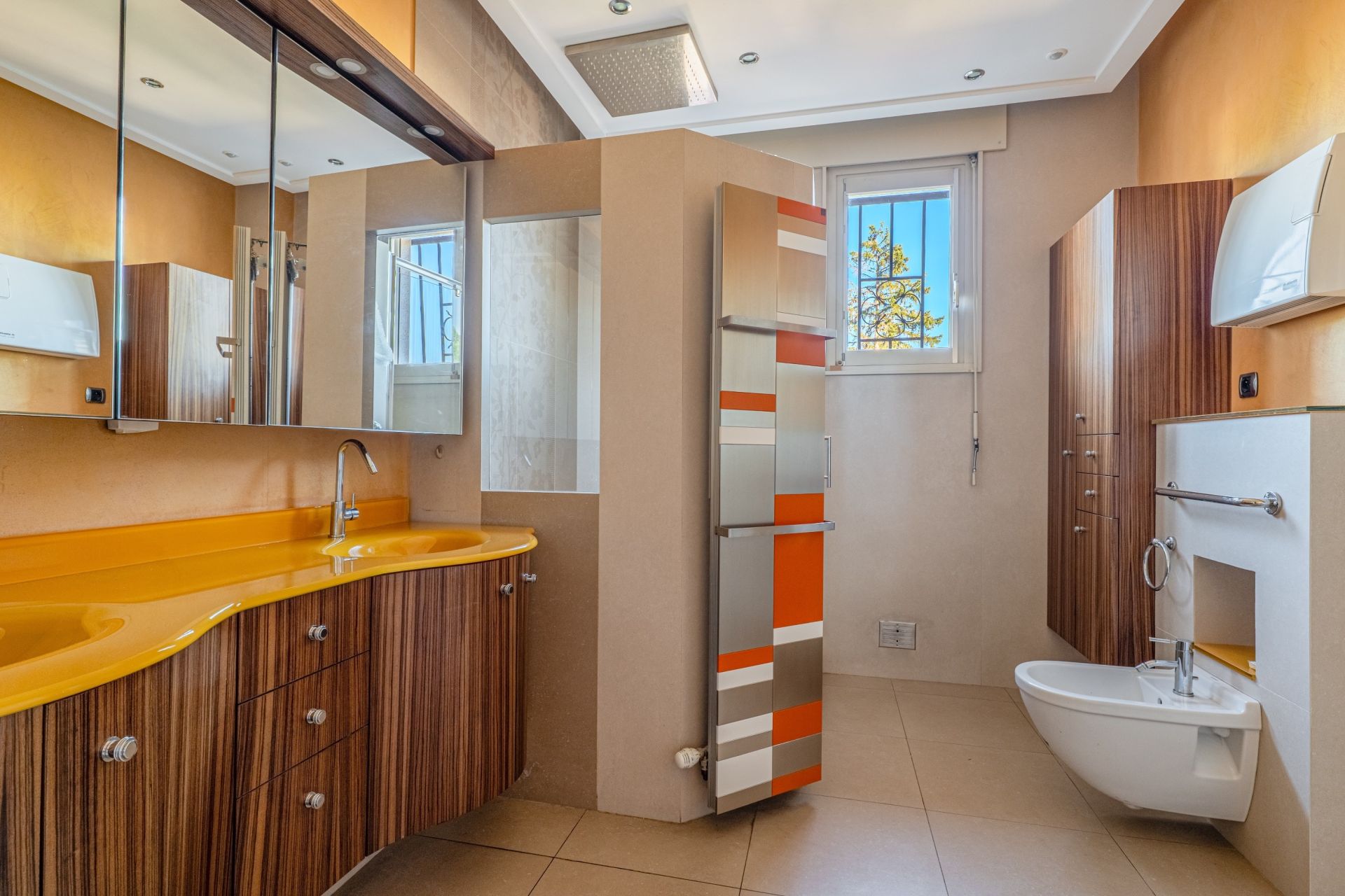 luxury house 7 Rooms for sale on BRON (69500)