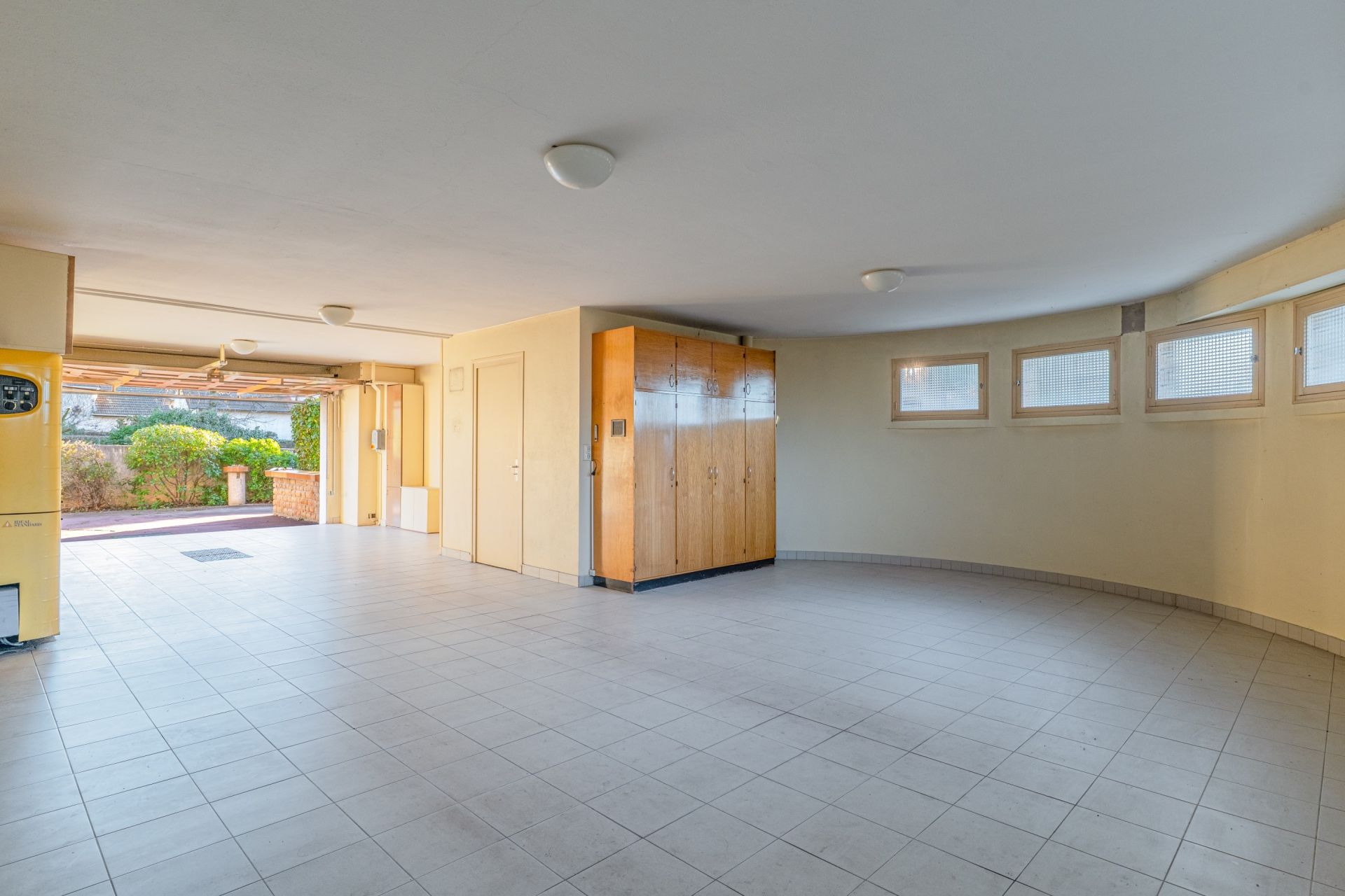 luxury house 7 Rooms for sale on BRON (69500)