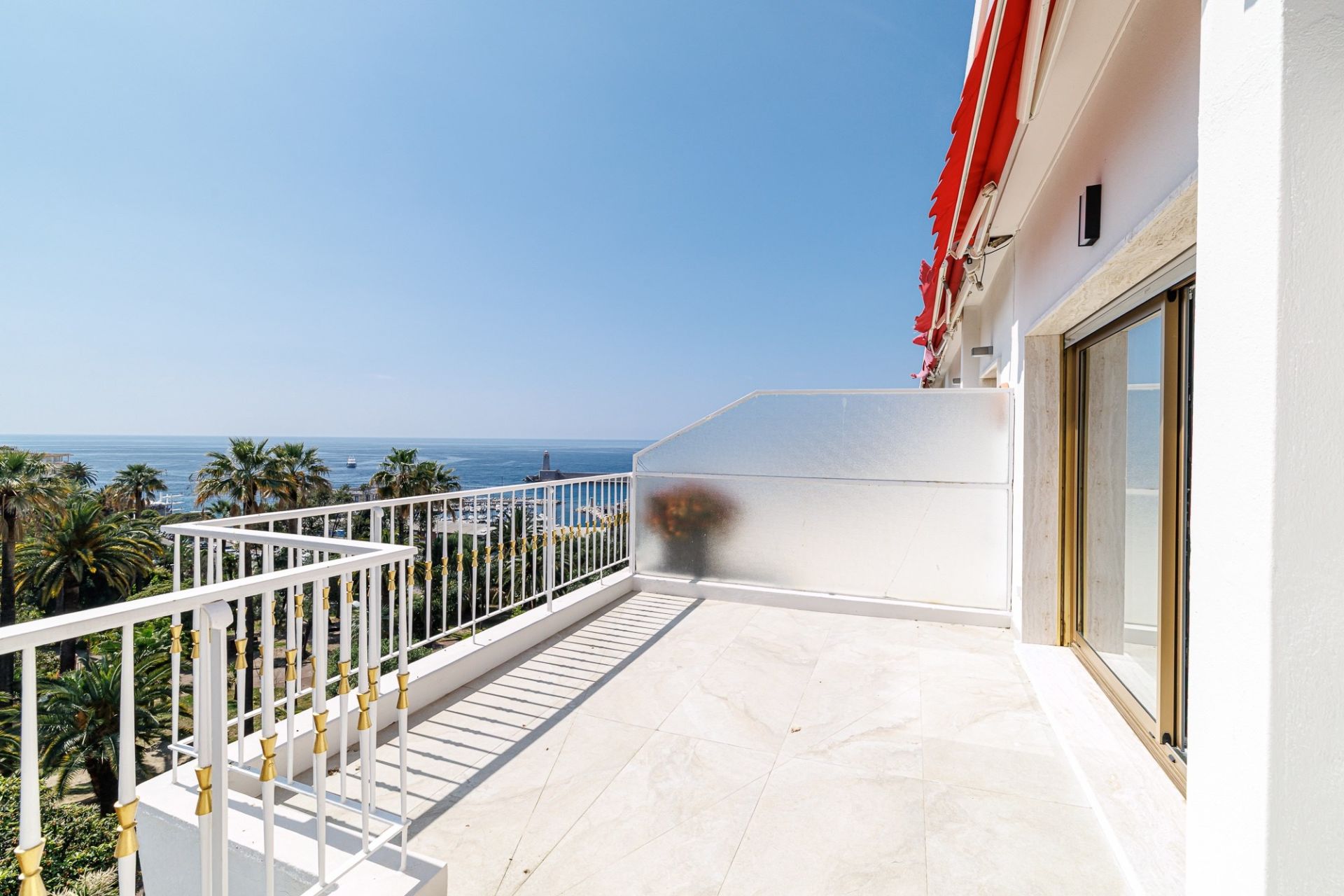 luxury apartment 3 Rooms for sale on NICE (06300)