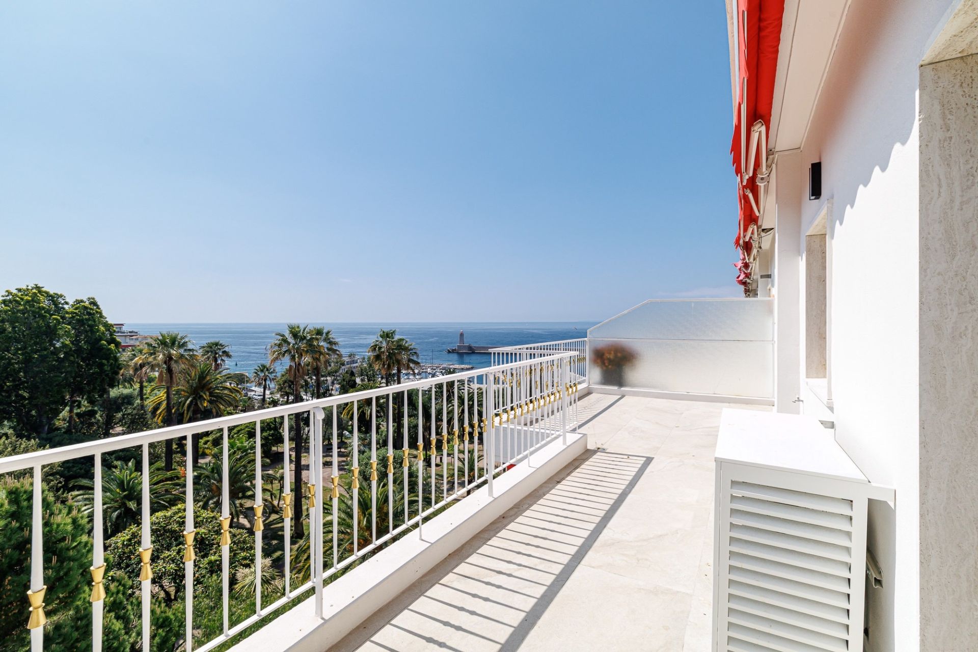 luxury apartment 3 Rooms for sale on NICE (06300)