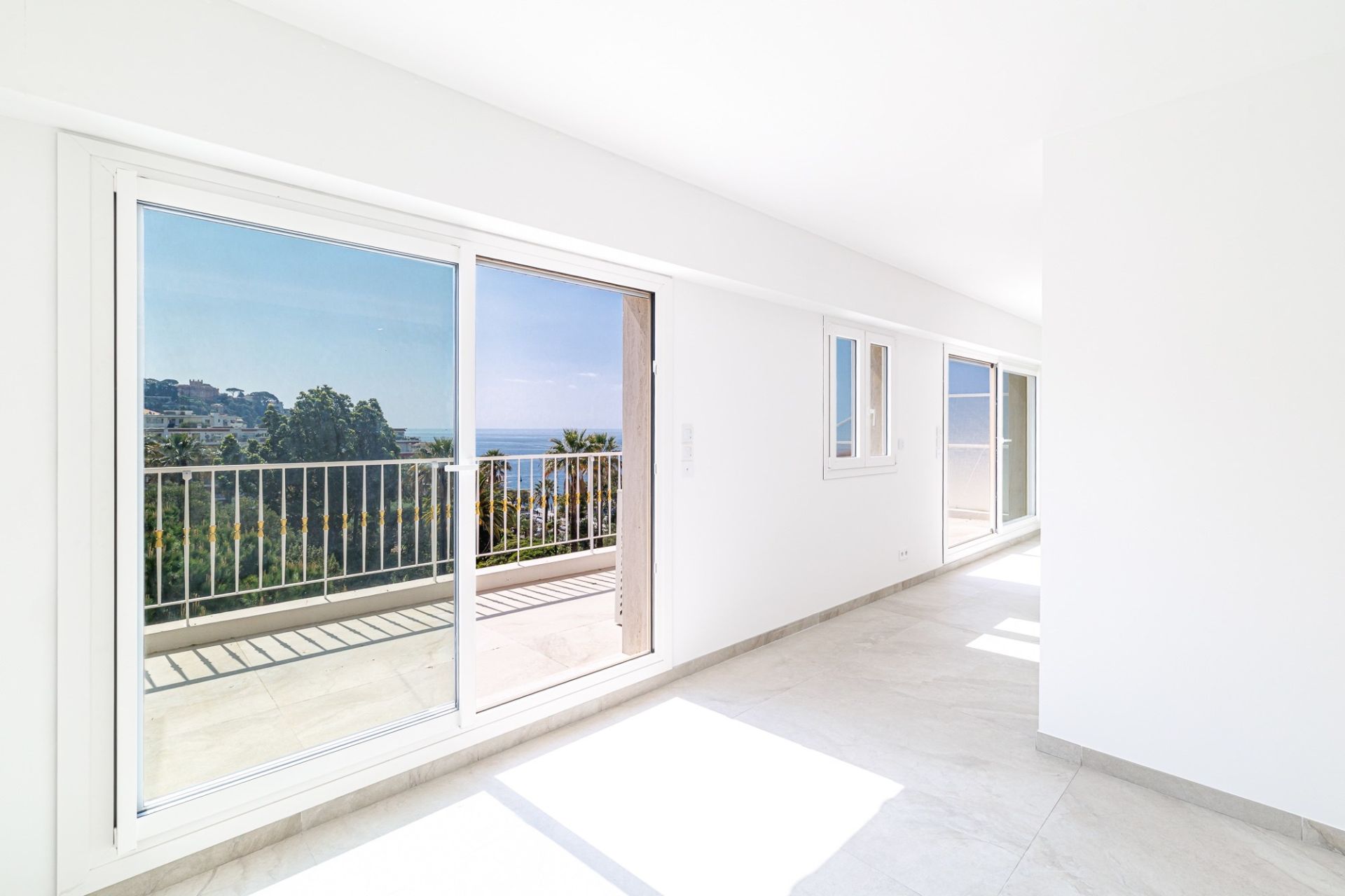 luxury apartment 3 Rooms for sale on NICE (06300)