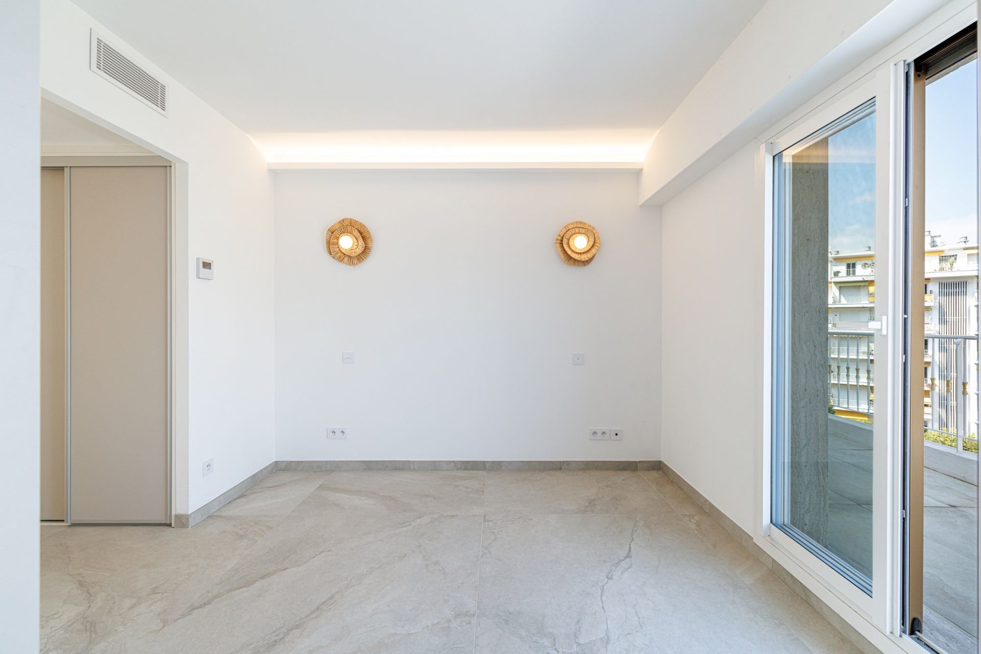 luxury apartment 3 Rooms for sale on NICE (06300)
