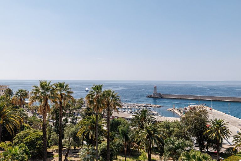 luxury apartment 3 Rooms for sale on NICE (06300)