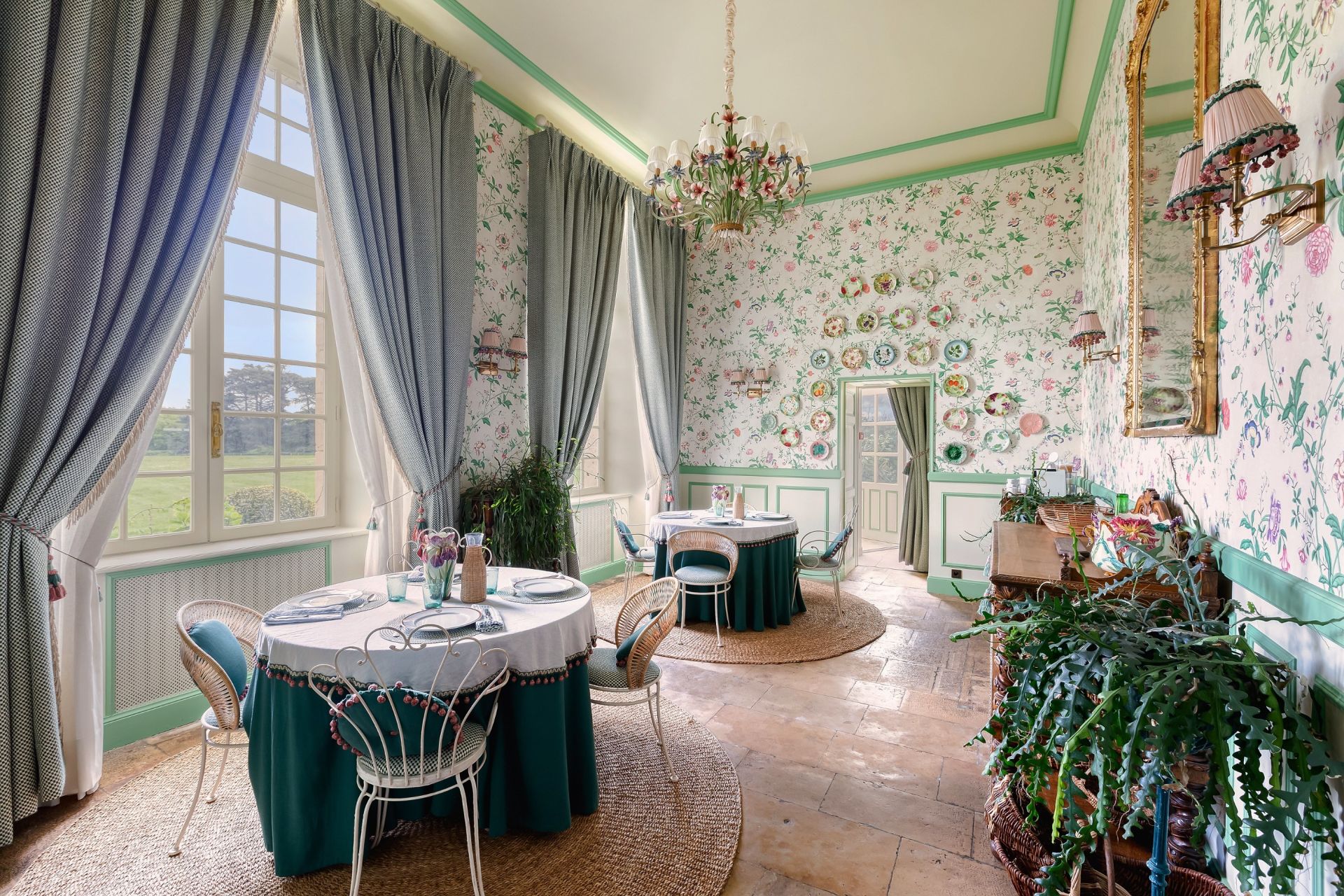 château 80 Pièces en vente sur CURZAY SUR VONNE (86600)