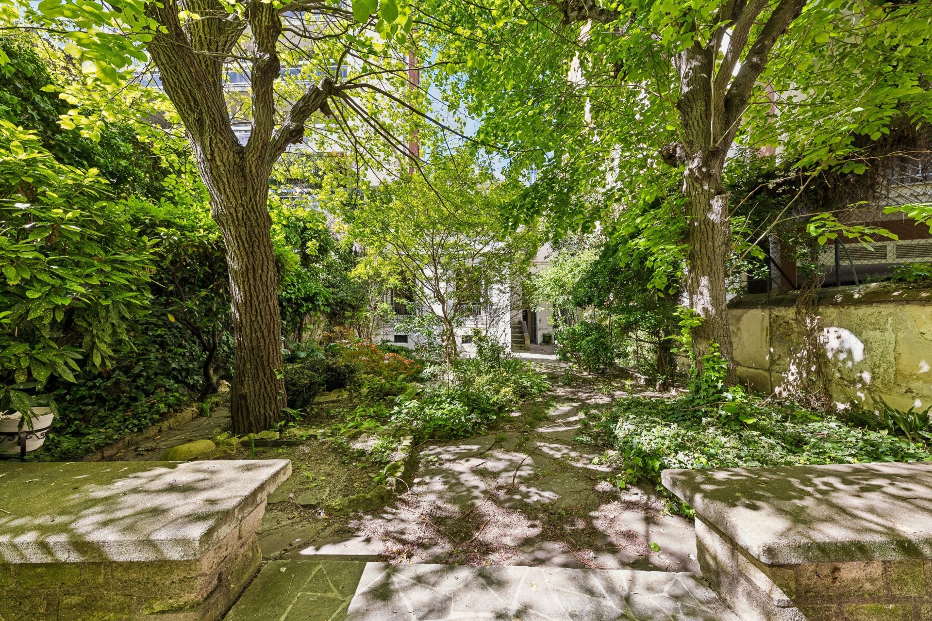 maison de ville 12 Pièces en vente sur PARIS (75015)