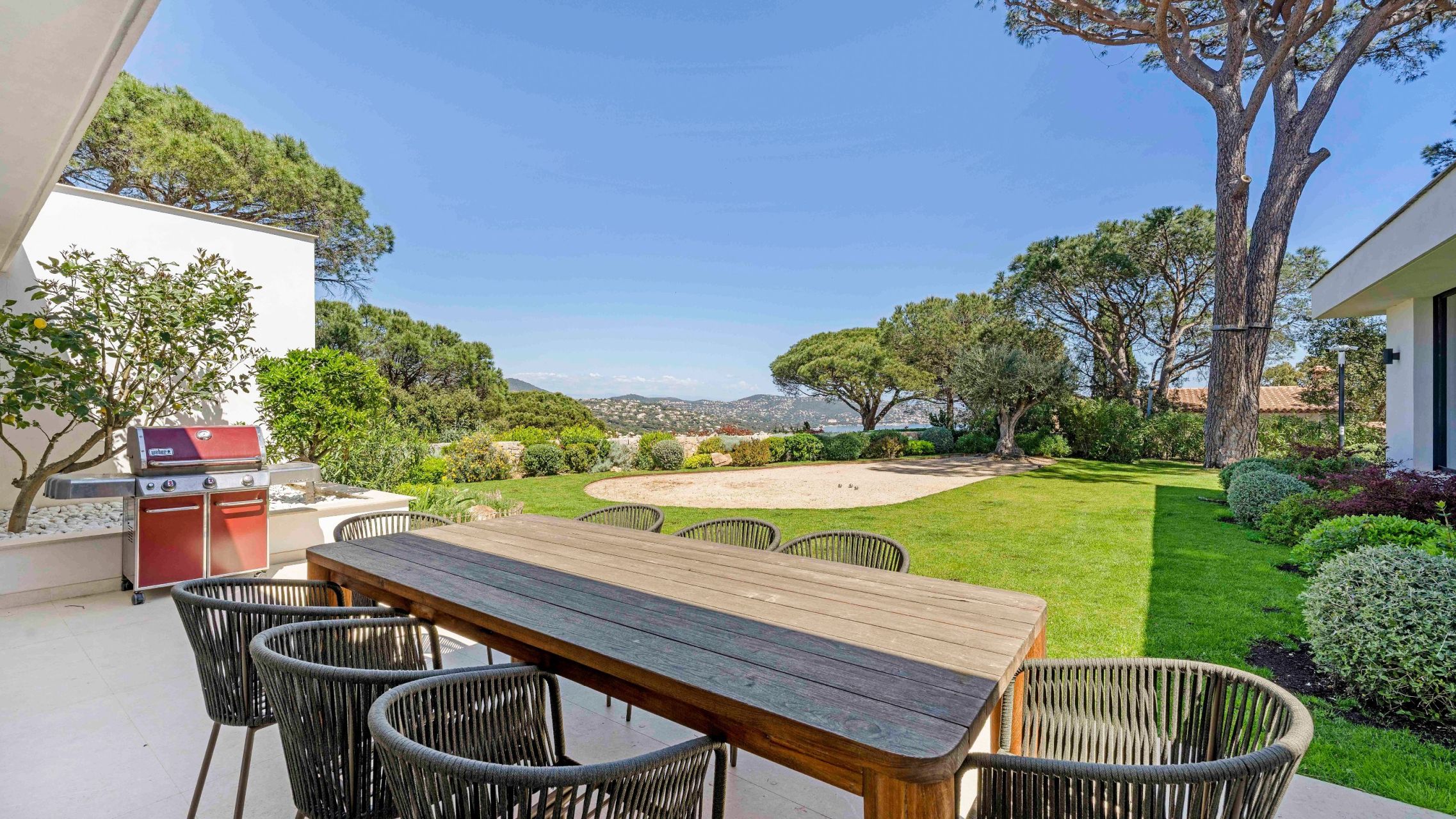 maison contemporaine 10 Pièces en vente sur STE MAXIME (83120)