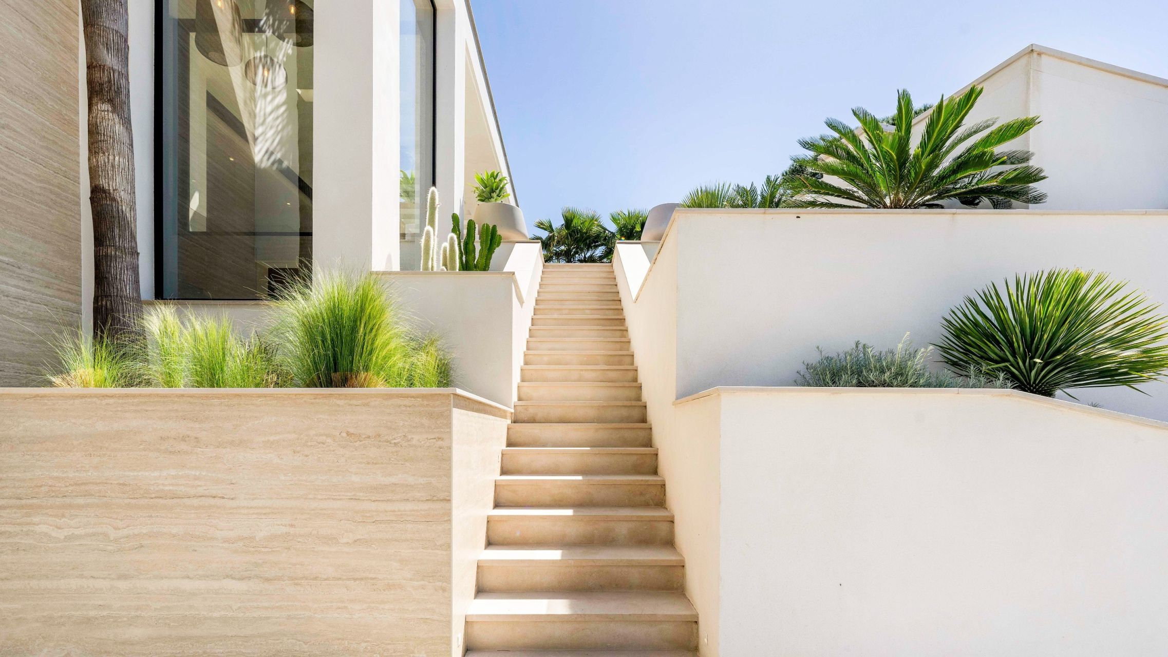 maison contemporaine 10 Pièces en vente sur STE MAXIME (83120)