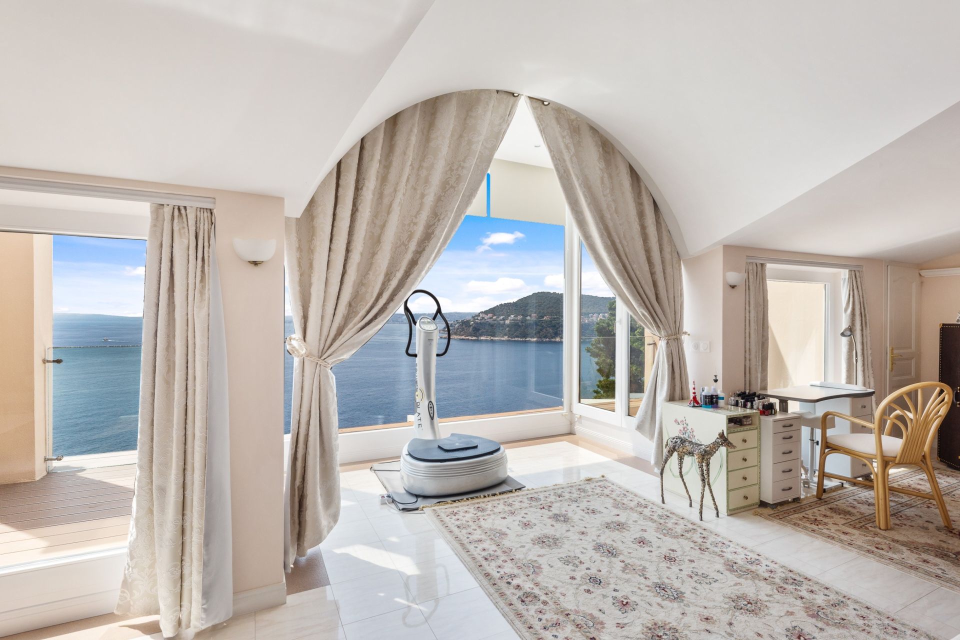luxury property 10 Rooms for sale on ST JEAN CAP FERRAT (06230)