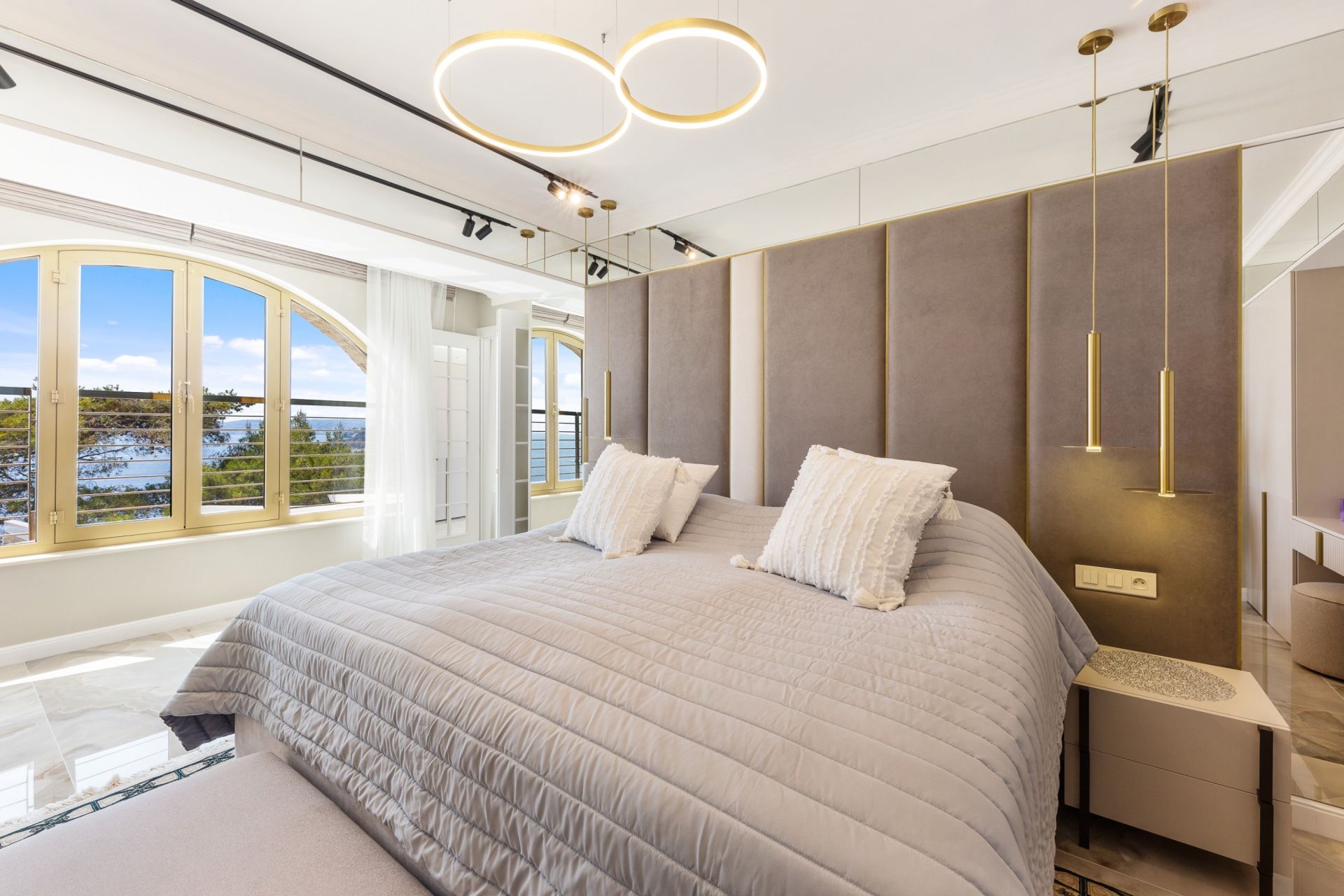 luxury property 10 Rooms for sale on ST JEAN CAP FERRAT (06230)