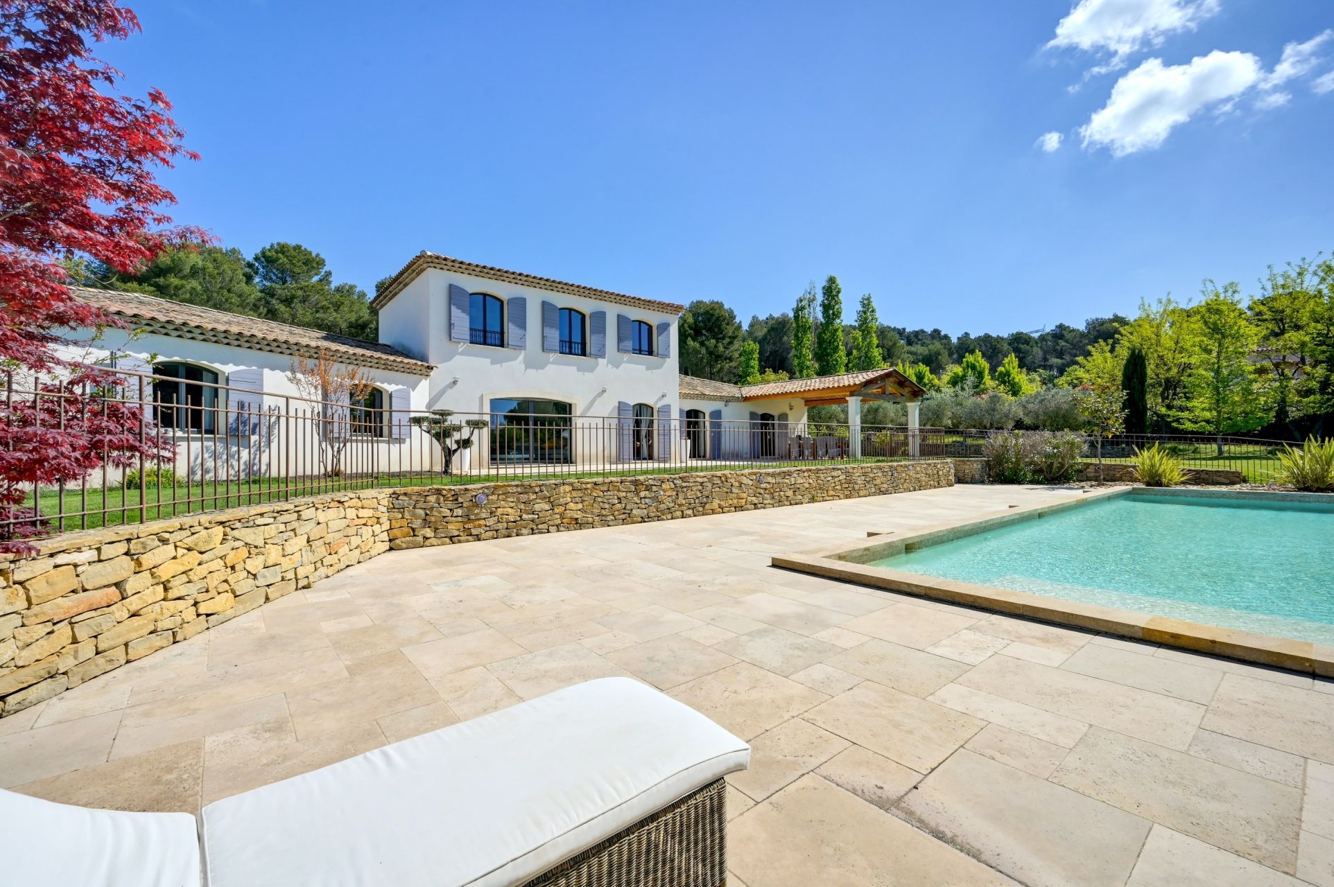 luxury villa 6 Rooms for sale on AIX EN PROVENCE (13100)