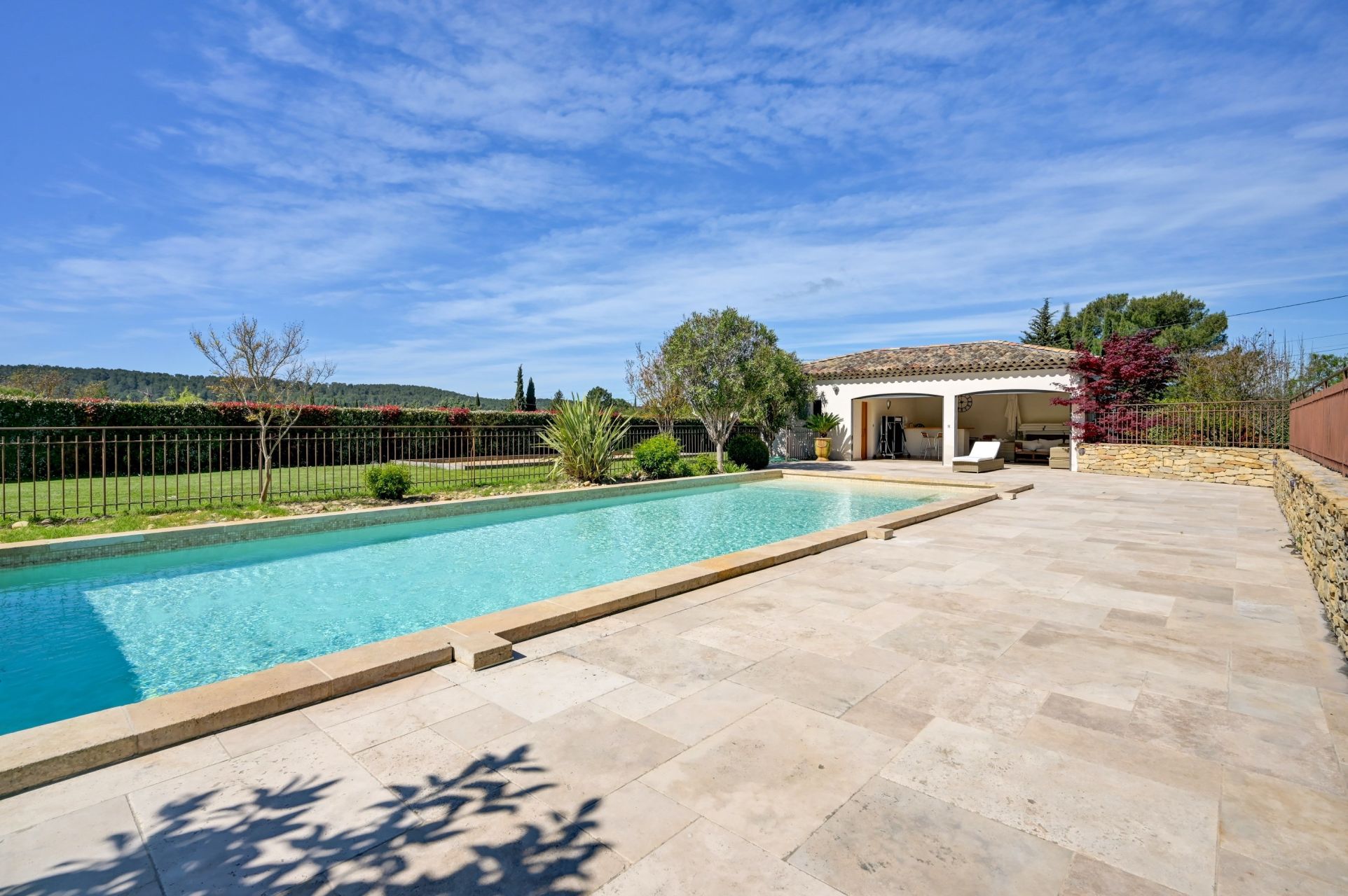 luxury villa 6 Rooms for sale on AIX EN PROVENCE (13100)