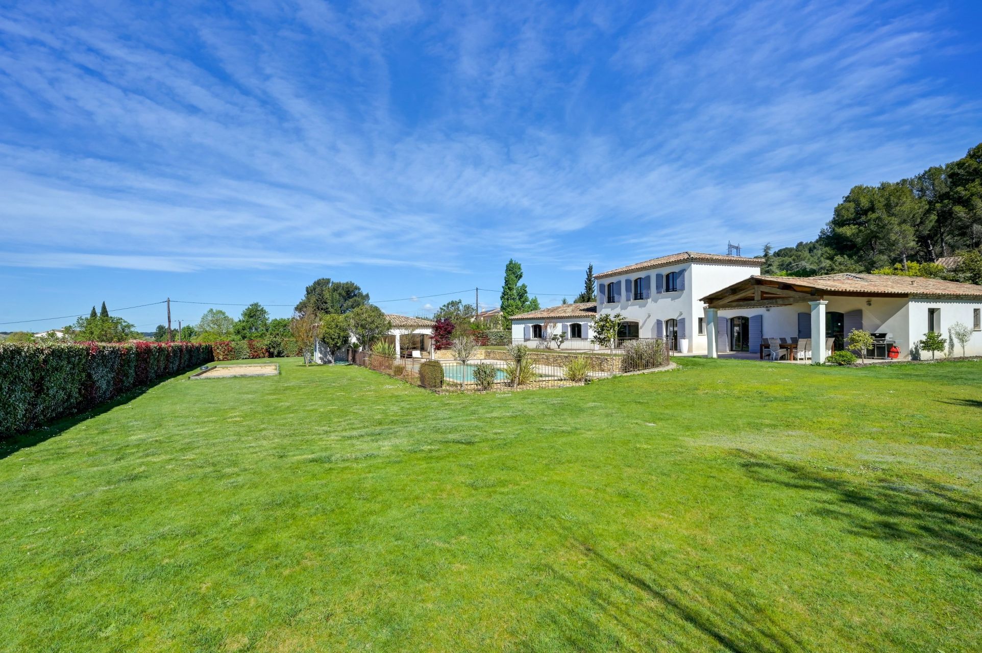luxury villa 6 Rooms for sale on AIX EN PROVENCE (13100)