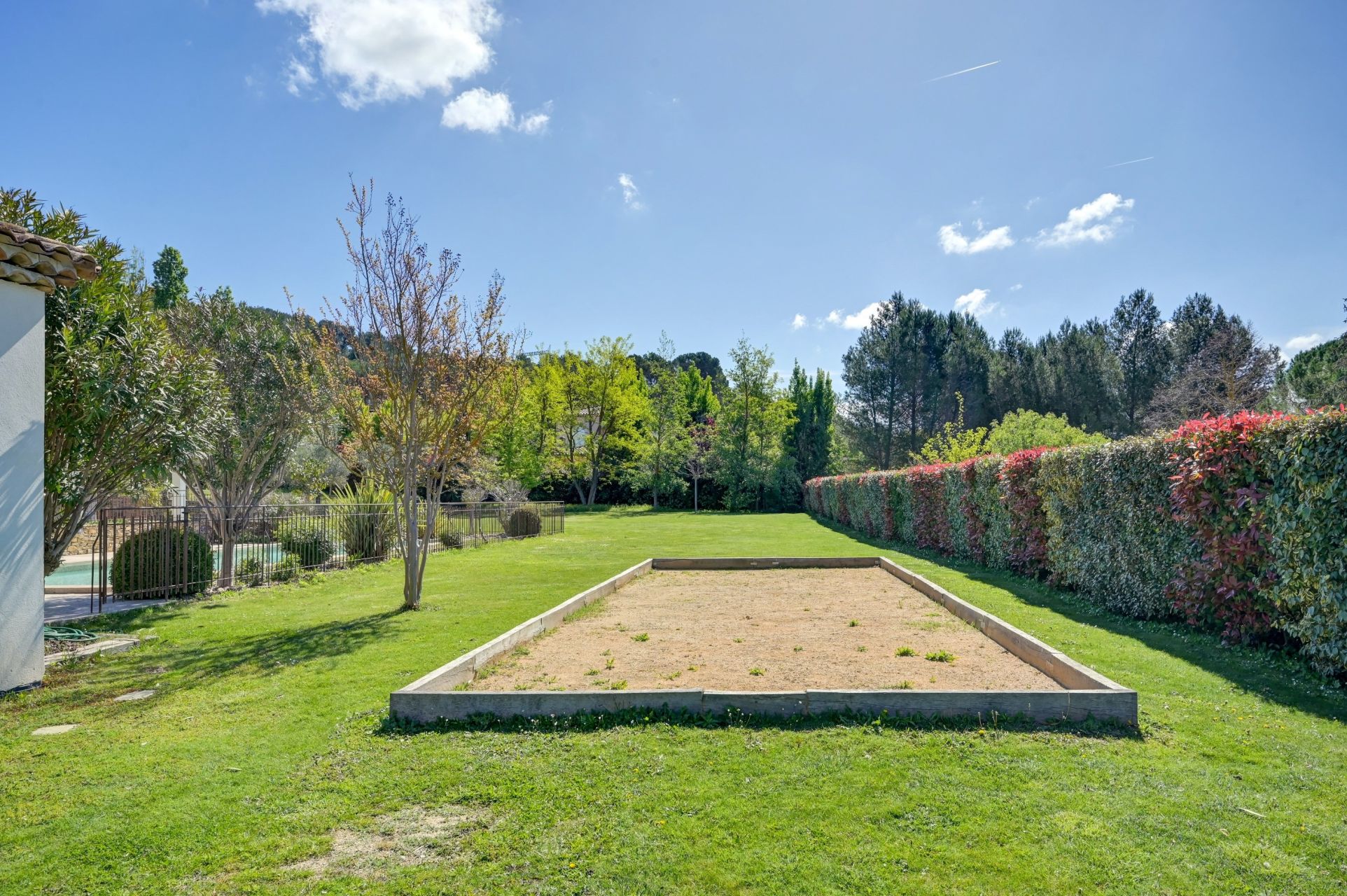 luxury villa 6 Rooms for sale on AIX EN PROVENCE (13100)