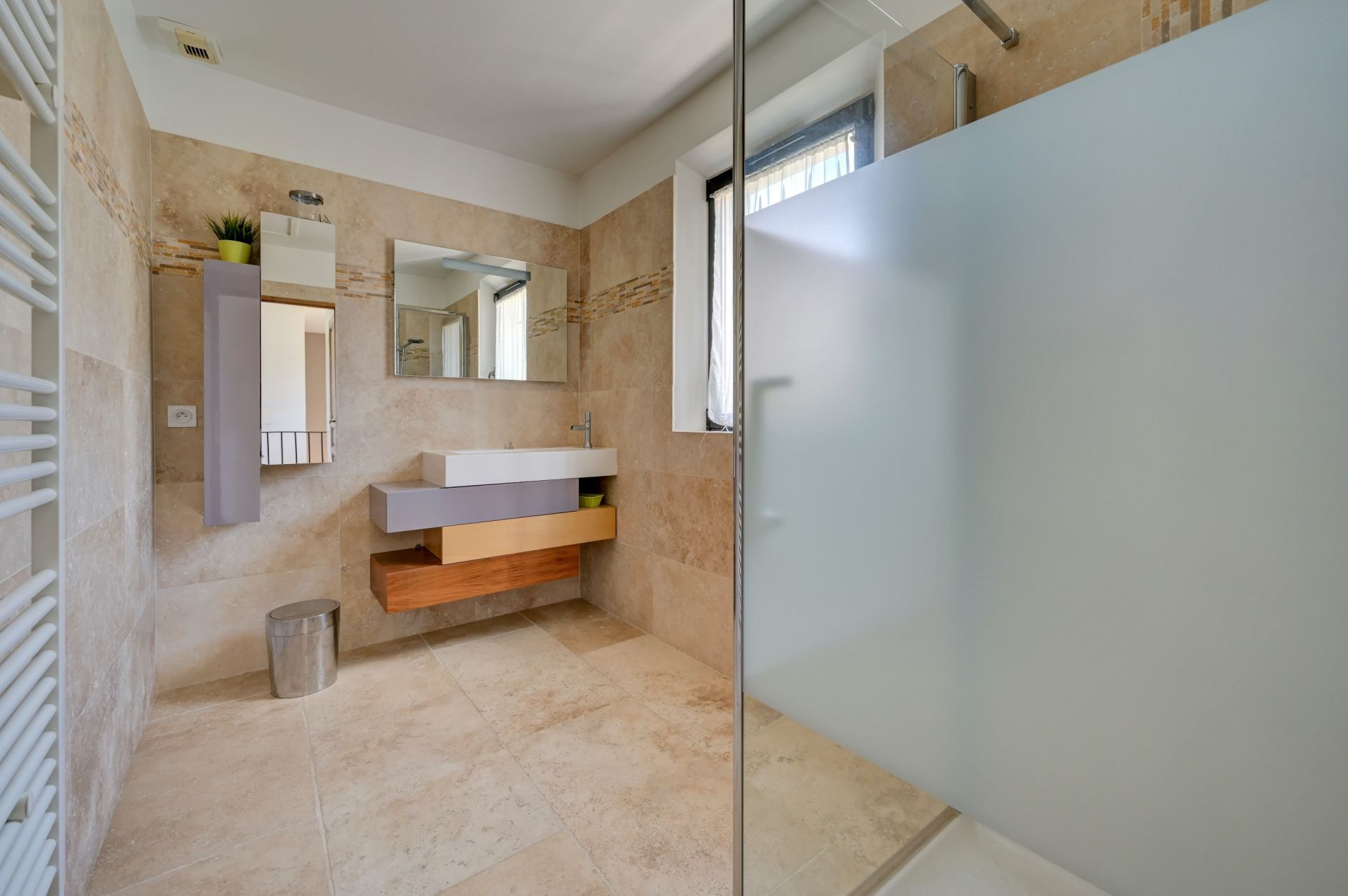 luxury villa 6 Rooms for sale on AIX EN PROVENCE (13100)