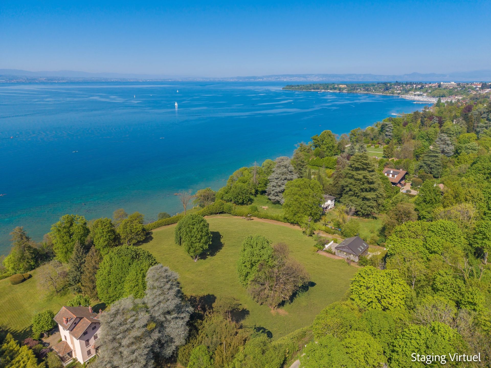 luxury house 8 Rooms for sale on THONON LES BAINS (74200)