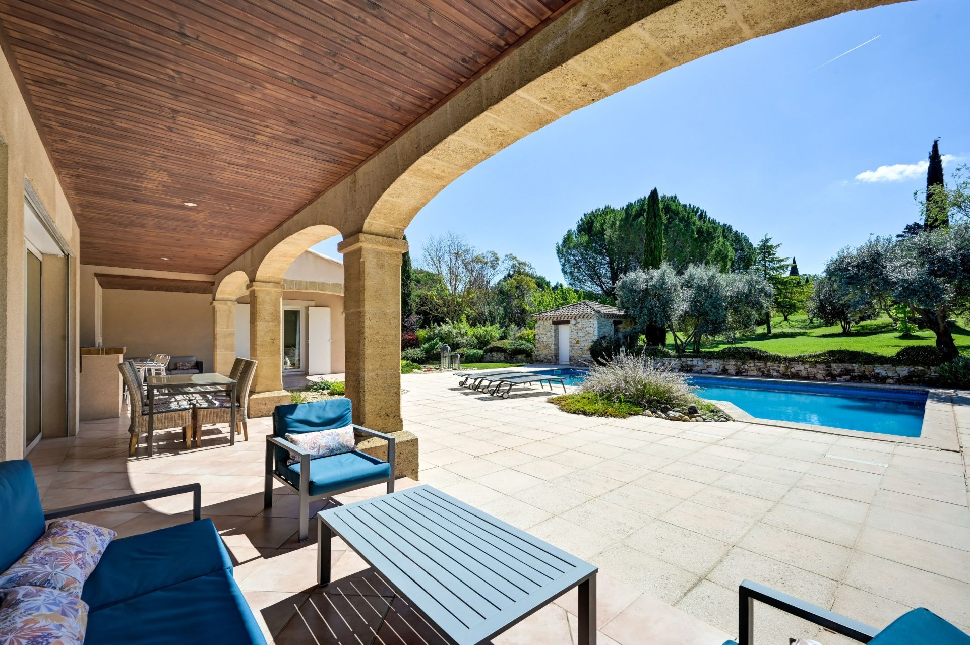 maison de luxe 6 Pièces en vente sur CABRIES (13480)