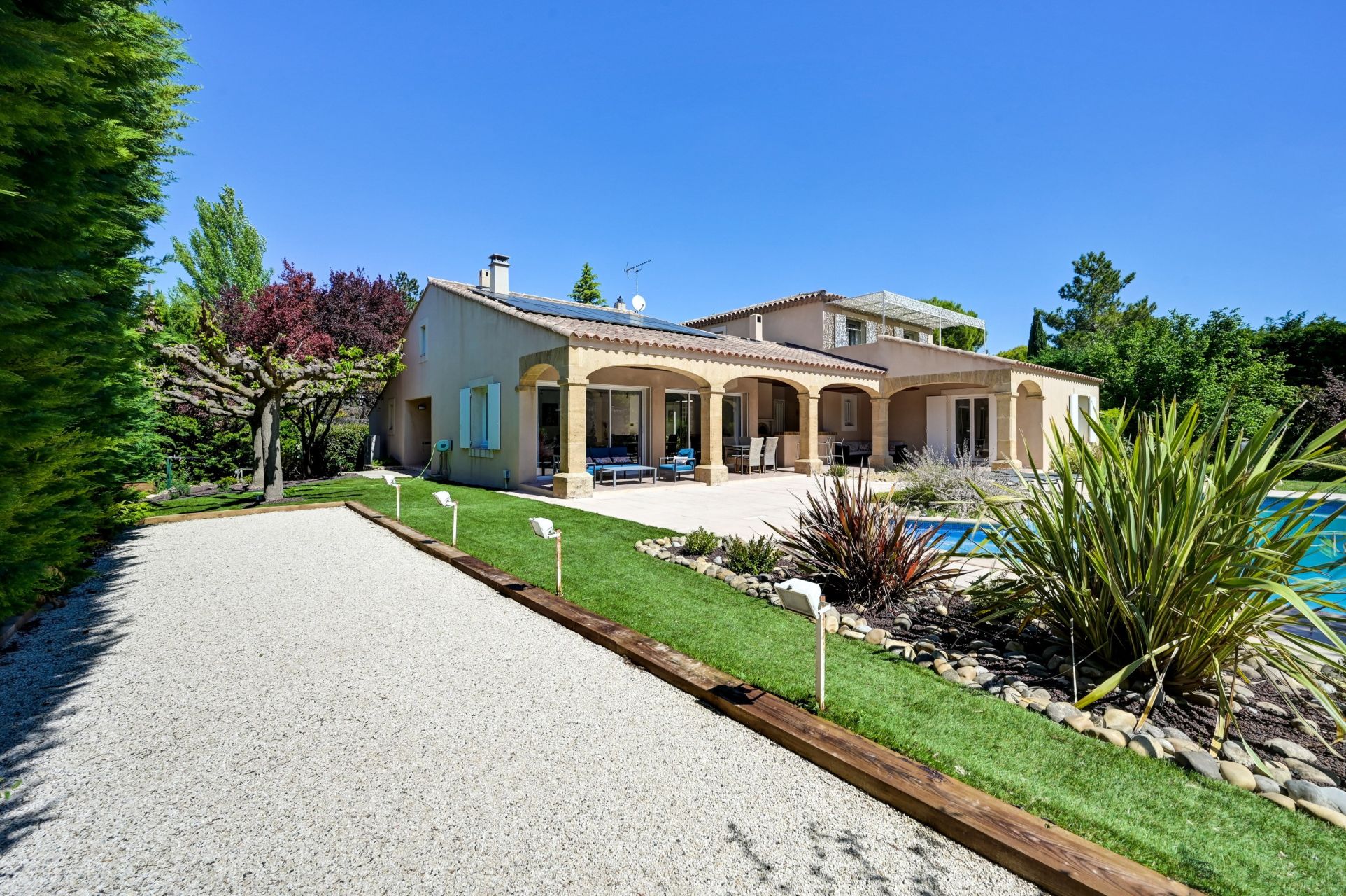 maison de luxe 6 Pièces en vente sur CABRIES (13480)
