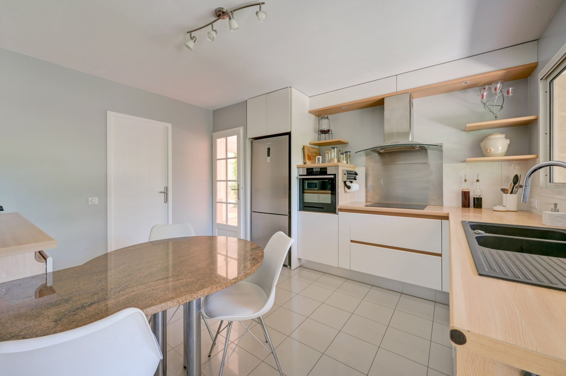 maison de luxe 6 Pièces en vente sur CABRIES (13480)