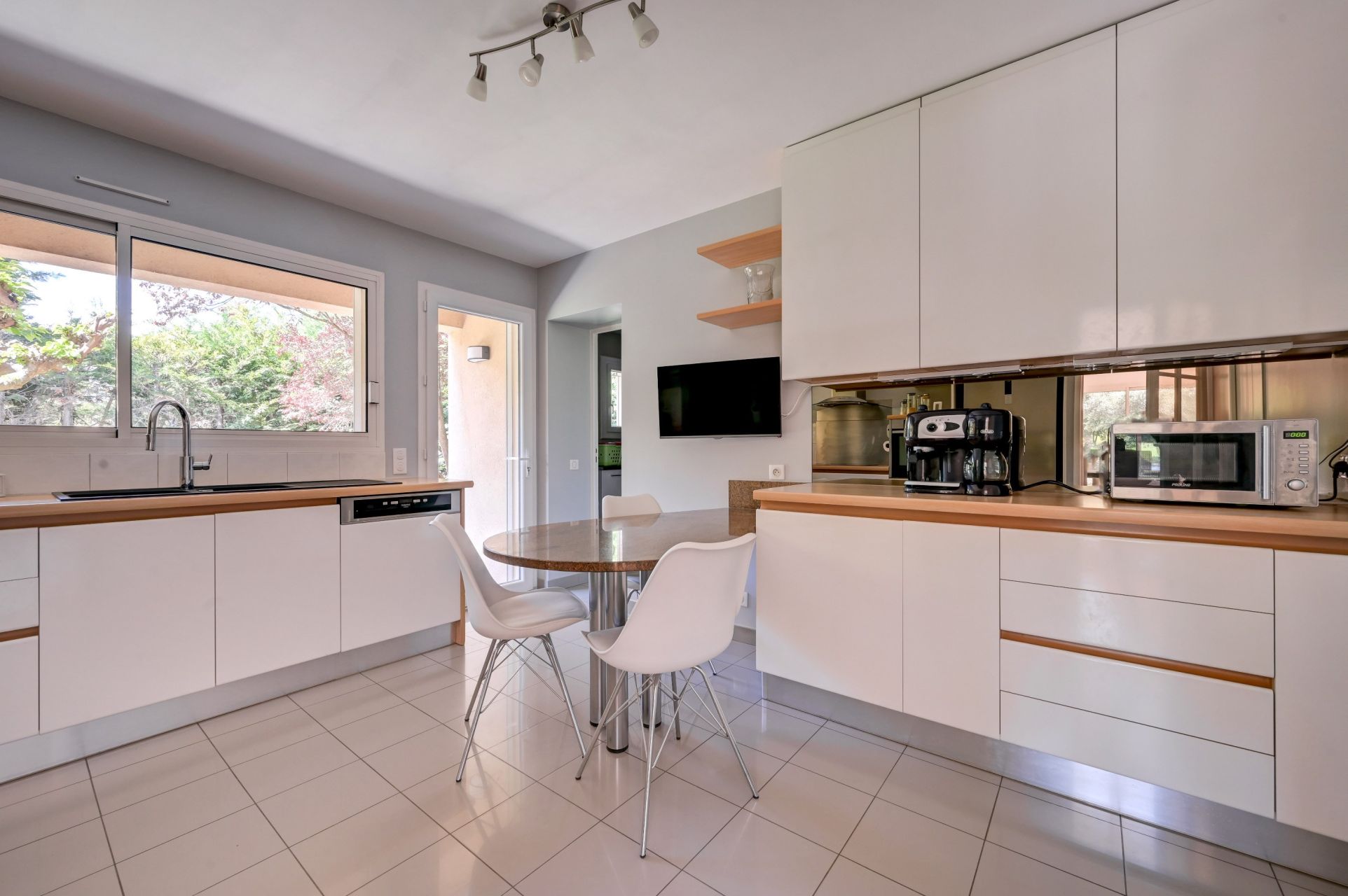 maison de luxe 6 Pièces en vente sur CABRIES (13480)